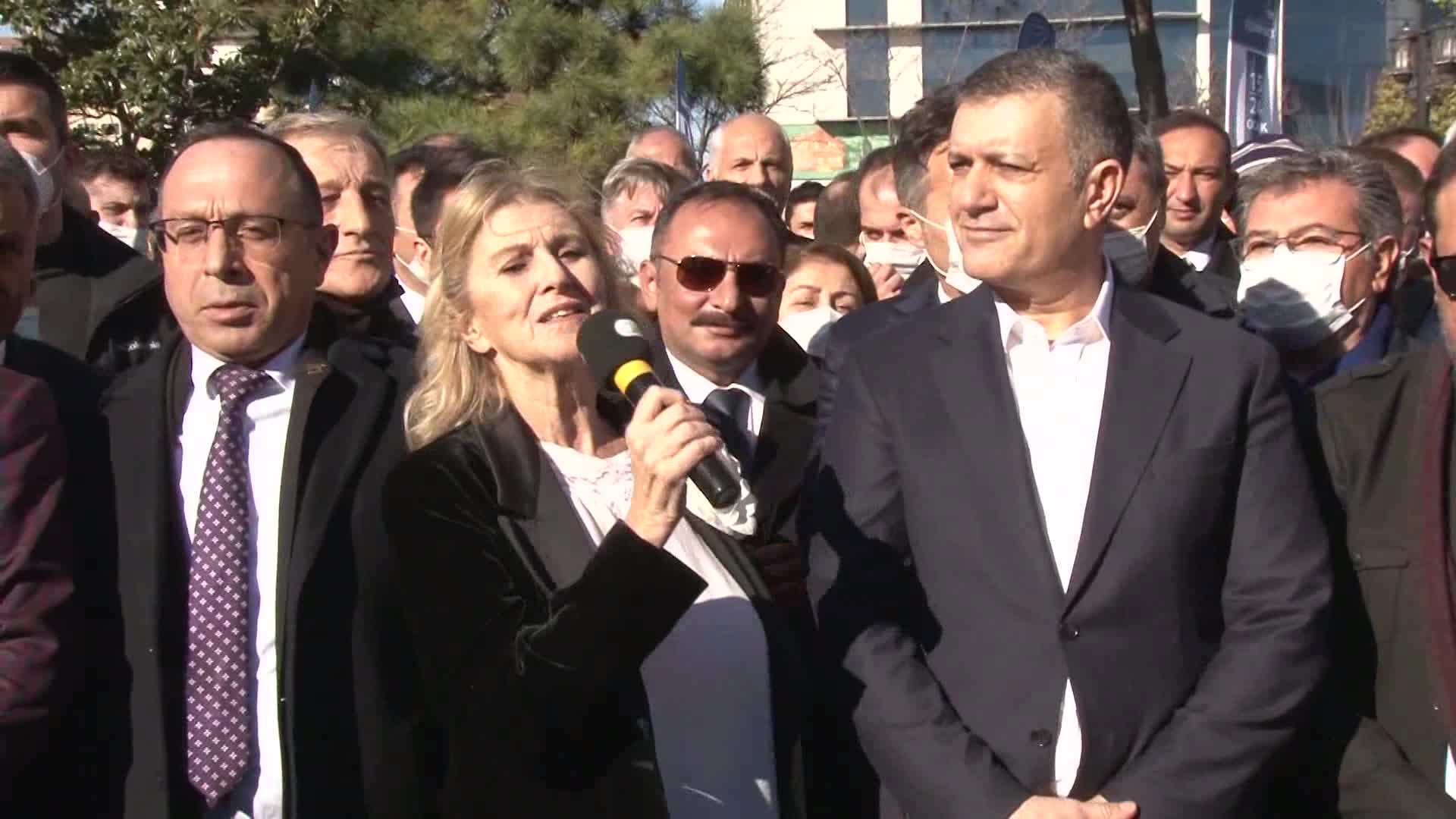 ESENYURT EDEBİYAT VE SANAT FESTİVALİ BAŞLADI