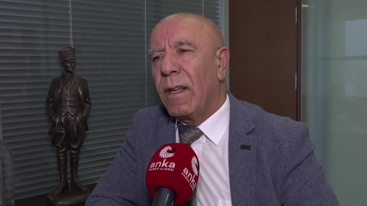 COVİD-19'UN 13 AYINI YAZDI: "İLERİDE TARİHE BİR NOT OLARAK DÜŞÜLÜR"
