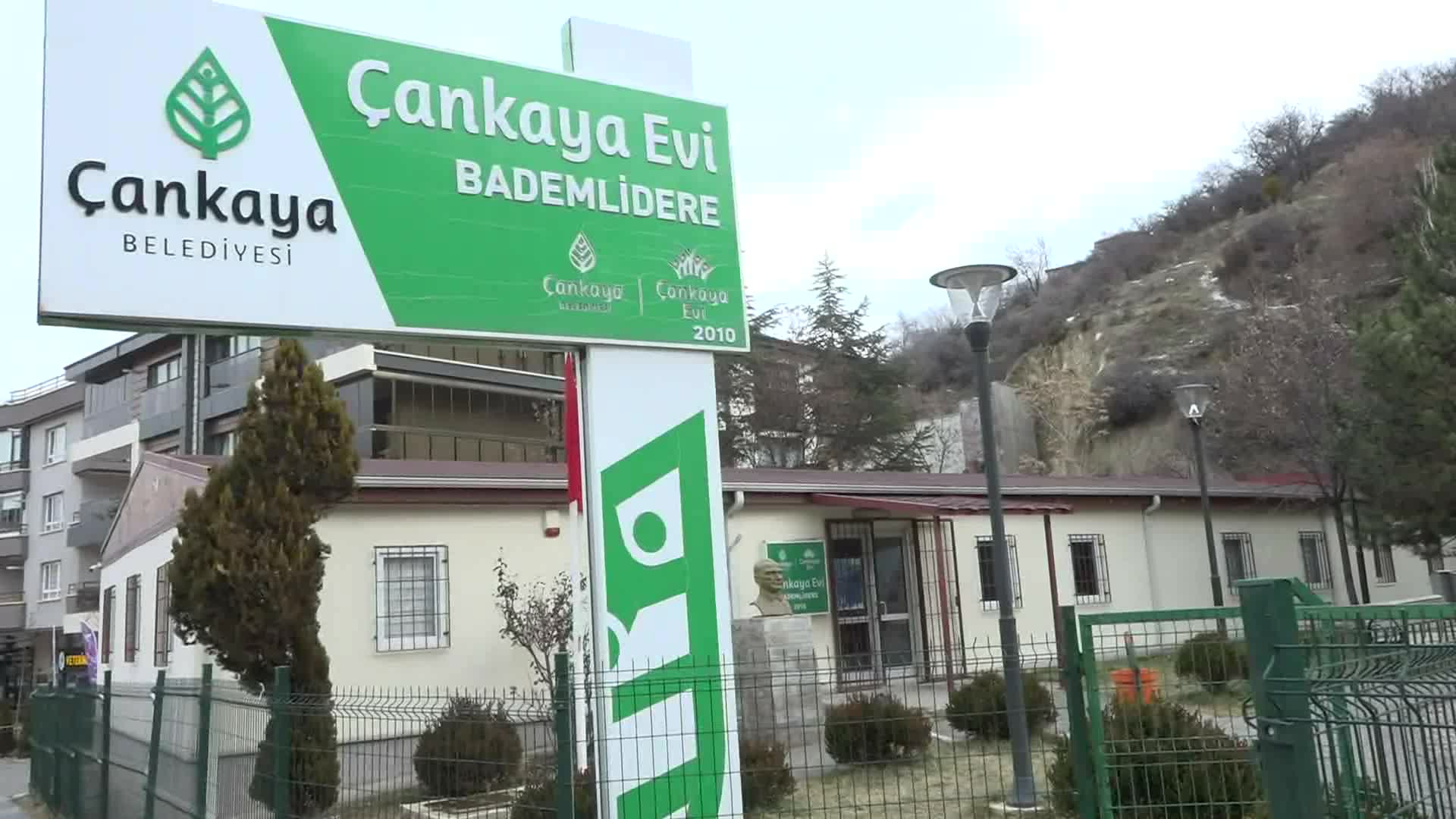 ÇANKAYALI KADINLAR, AYAKKABI ÜRETİYOR