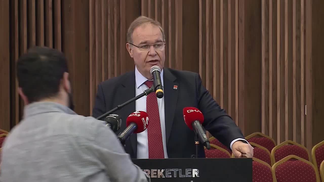 CHP EKONOMİ MASASI DENİZLİ'DE... ÖZTRAK: "MİLLETİ KUCAKLAYACAK, TARAFSIZ BİR CUMHURBAŞKANI AÇIĞIMIZ VAR"