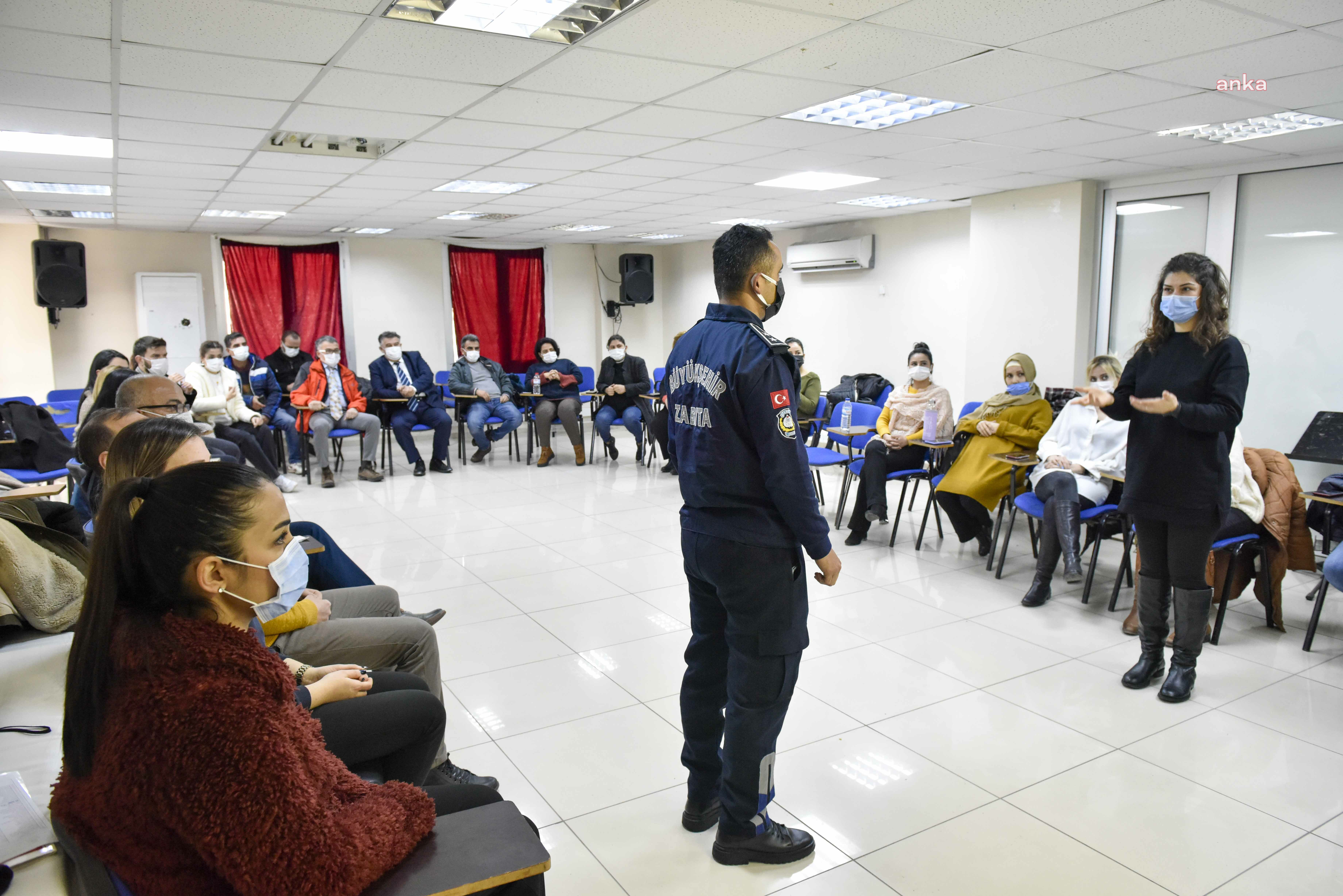 ADANA BÜYÜKŞEHİR'DEN ÇALIŞANLARINA İŞARET DİLİ EĞİTİMİ