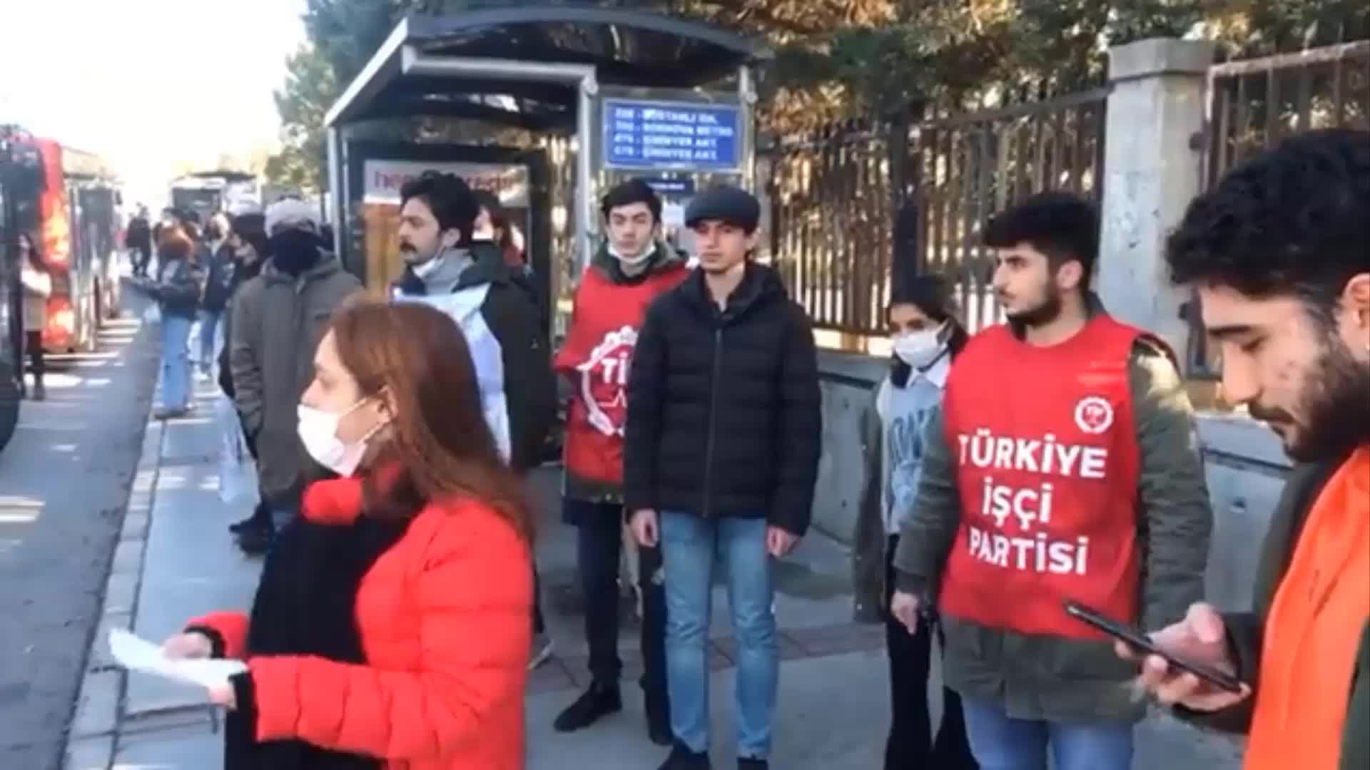 İZMİR'DE ENES KARA EYLEMİ: OTOBÜS DURAĞINA ADINI VERDİLER