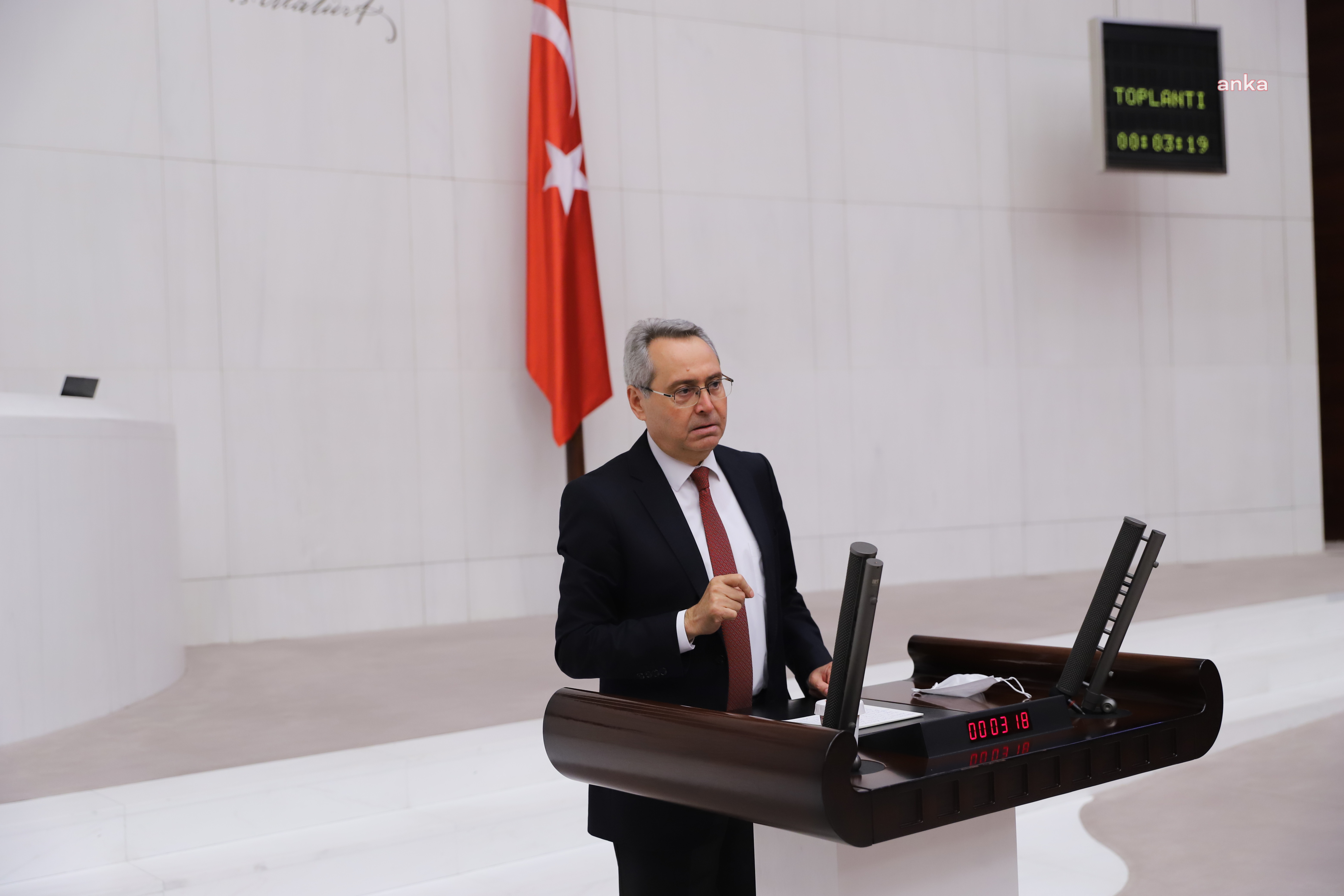 RAFET ZEYBEK: “VATANDAŞLARIMIZ KİRA ÖDER GİBİ ELEKTRİK FATURASI ÖDÜYOR”