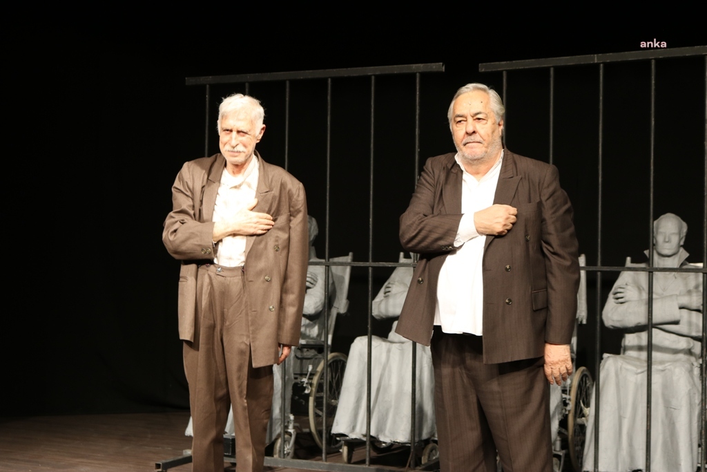 “ADALET, SİZSİNİZ” OYUNU BODRUM’DA SAHNE ALDI