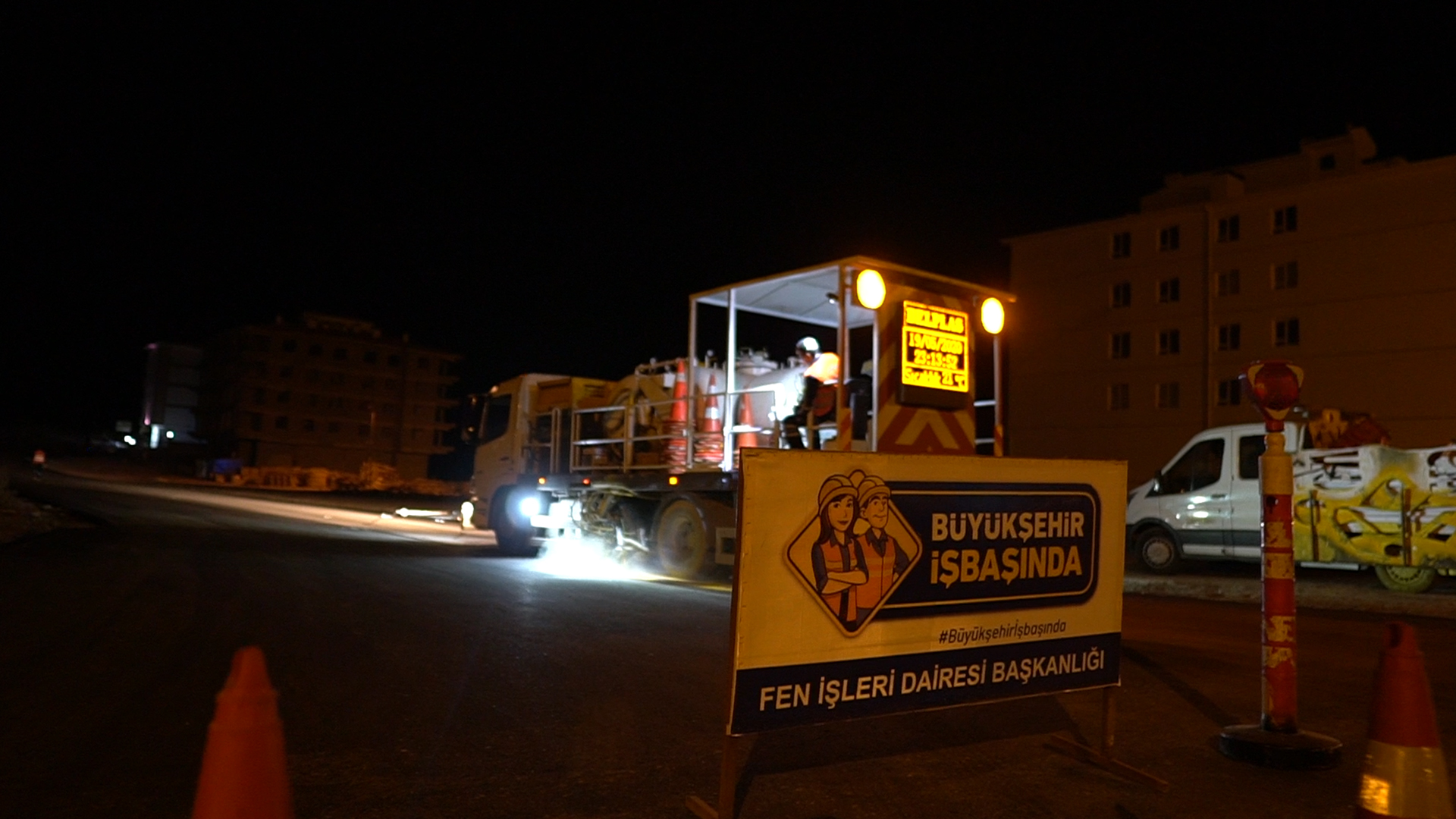 BAŞKENT’TE ASFALT SEFERBERLİĞİ