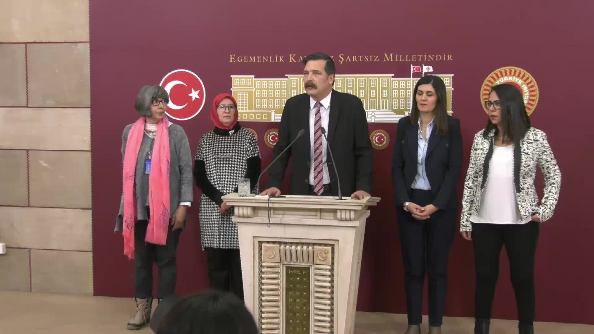 EŞİTLİK İÇİN KADIN PLATFORMU: YOKSULLUK NAFAKASININ SINIRLANDIRMASI EŞİTLİK UÇURUMUNU DERİNLEŞTİRECEKTİR