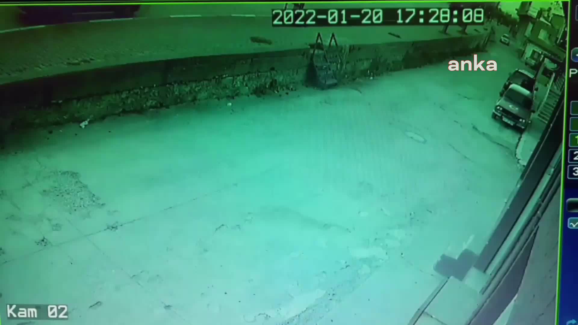 OSMANİYE’DE, “BAYRAMDA KAÇAN DANALARA ÇOK GÜLERİM” DEDİ, AYNI GÜN ARABASINA DANA ÇARPTI