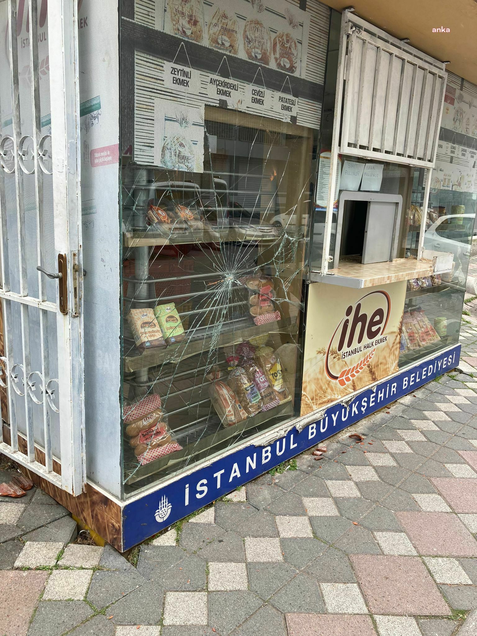 ZEYTİNBURNU'NDA HALK EKMEK BÜFESİNE SALDIRAN KİŞİ TUTUKLANDI