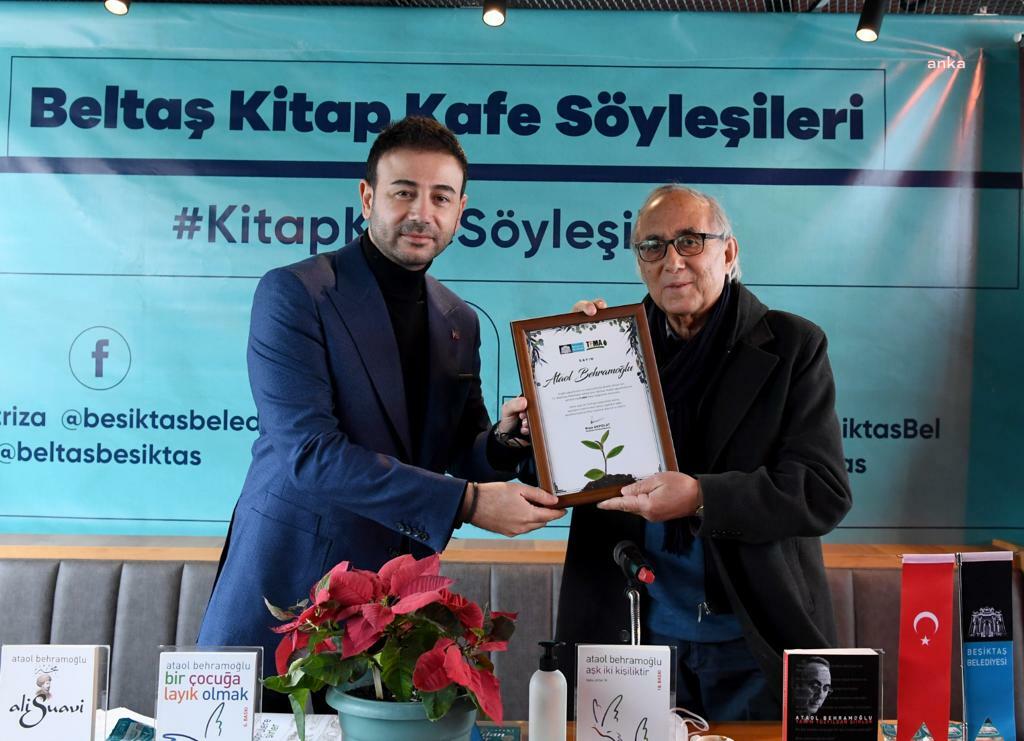 ATAOL BEHRAMOĞLU, BELTAŞ KİTAP KAFE’DE KİTAPSEVERLERLE BİR ARAYA GELDİ