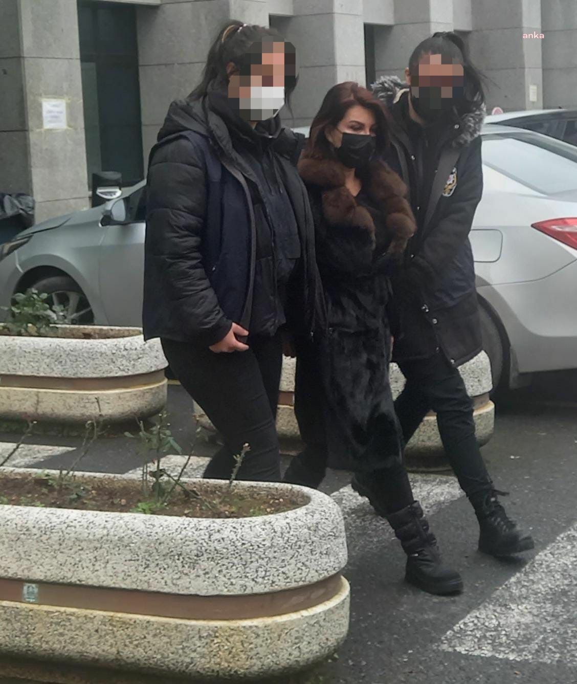 GAZETECİ SEDEF KABAŞ TUTUKLANDI