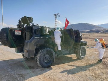 ASKERİ BİRLİKLERDEKİ KOVİD-19 TEDBİRLERİ SÜRÜYOR
