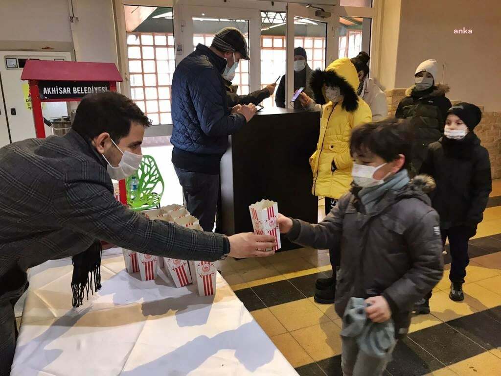 AKHİSAR’DA ÇOCUK ŞENLİKLERİ