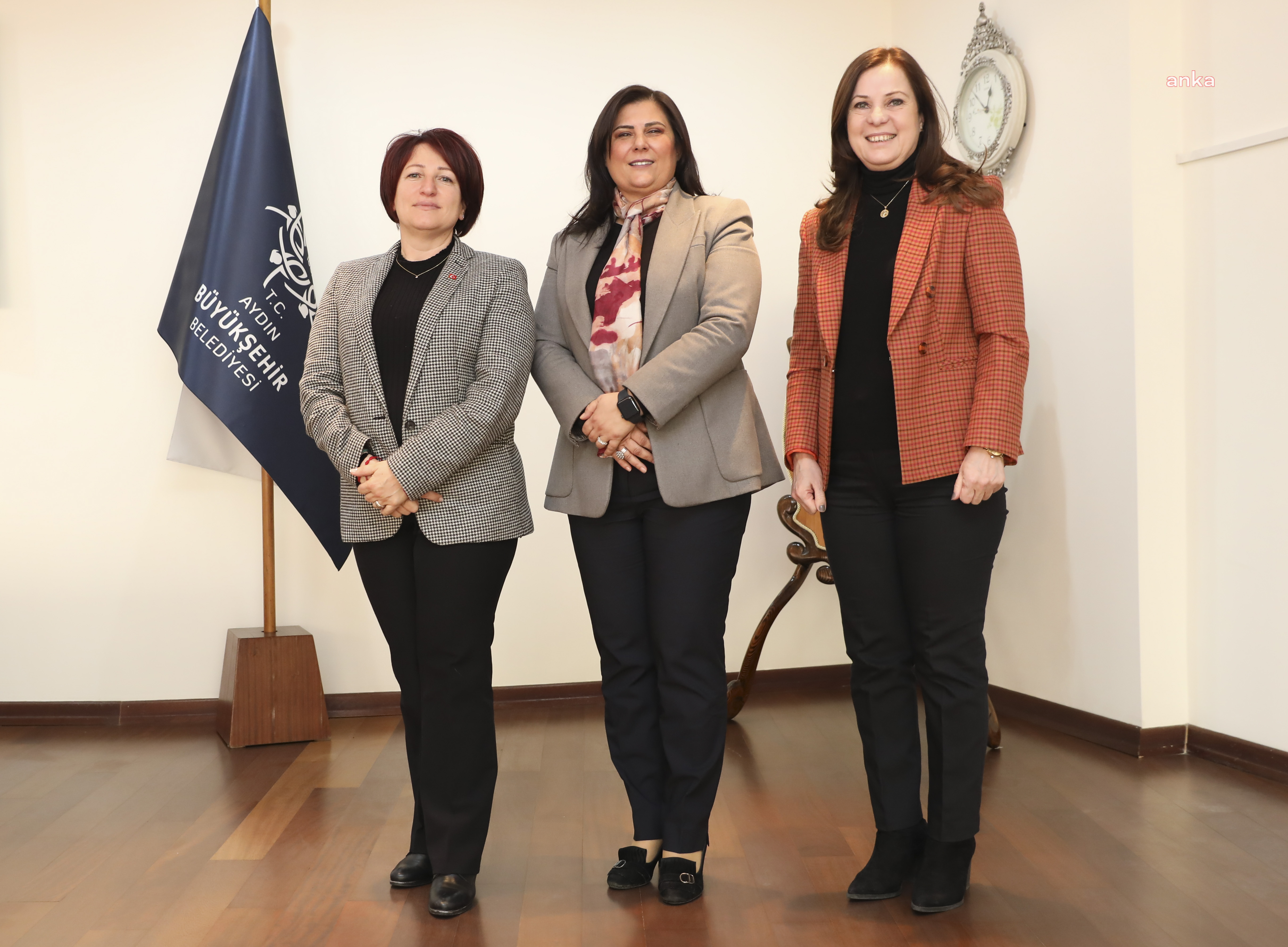 İZMİRLİ KADIN BAŞKANLARDAN ÇERÇİOĞLU’NA ZİYARET