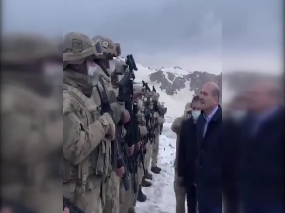 BAKAN SOYLU YÜKSEKOVA’DA ASKERLERLE BAYRAMLAŞTI