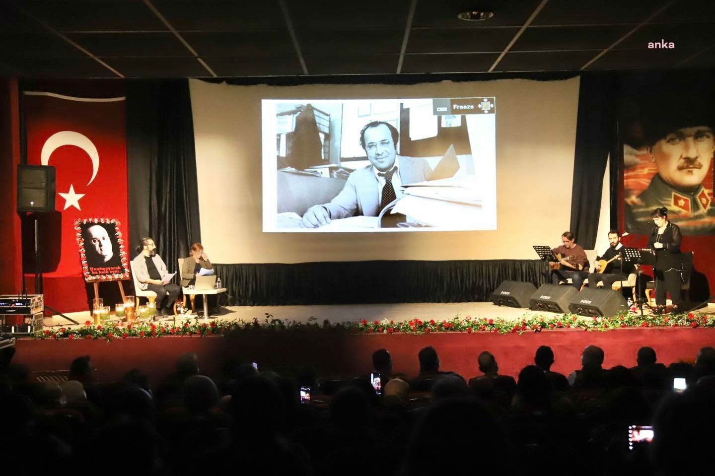 UĞUR MUMCU, BANDIRMA'DA ANILDI