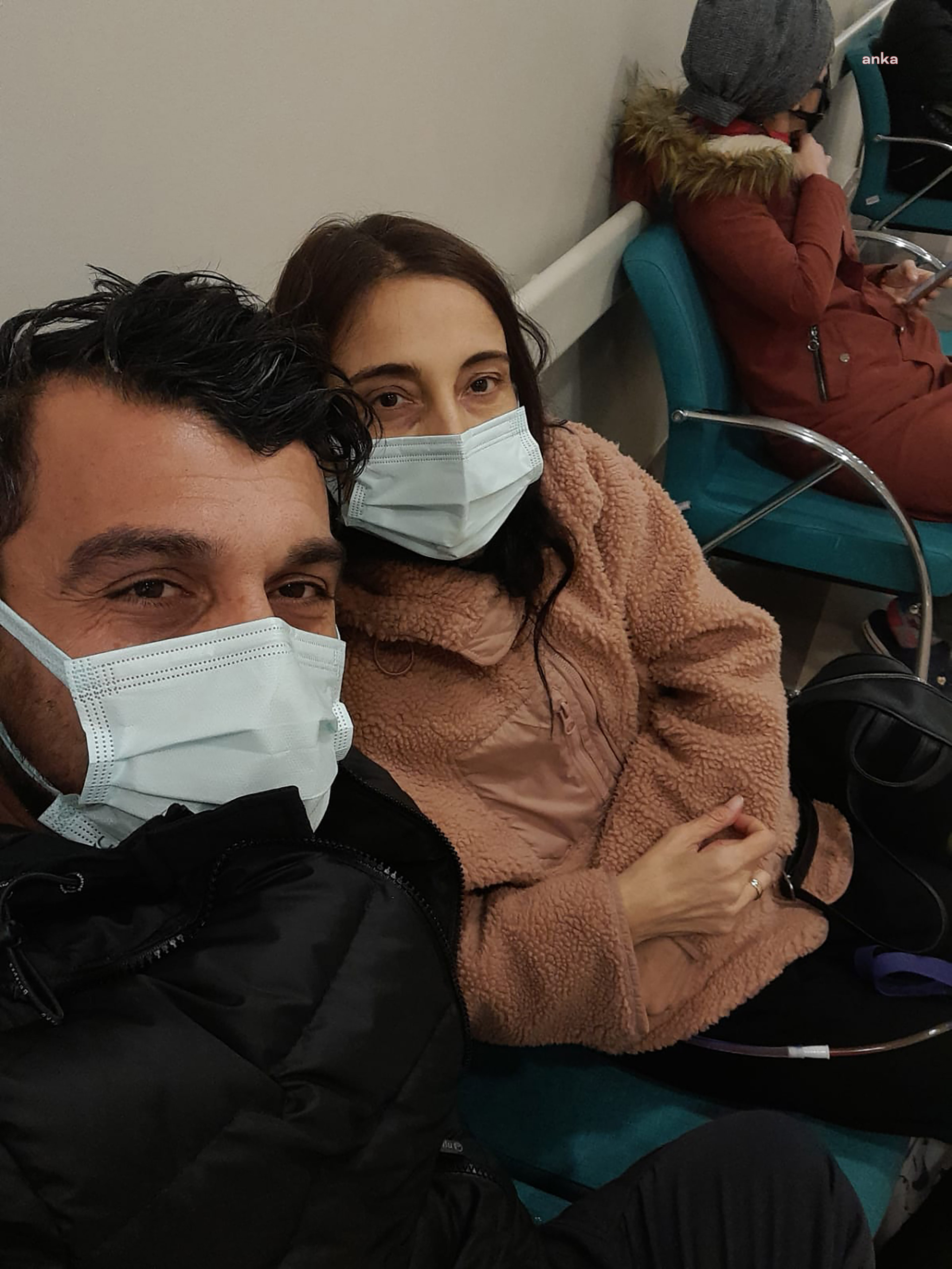 DÖŞEMEALTILI ANTRENÖR GÜRBÜZ, EŞİNİ HAYATA BAĞLADI