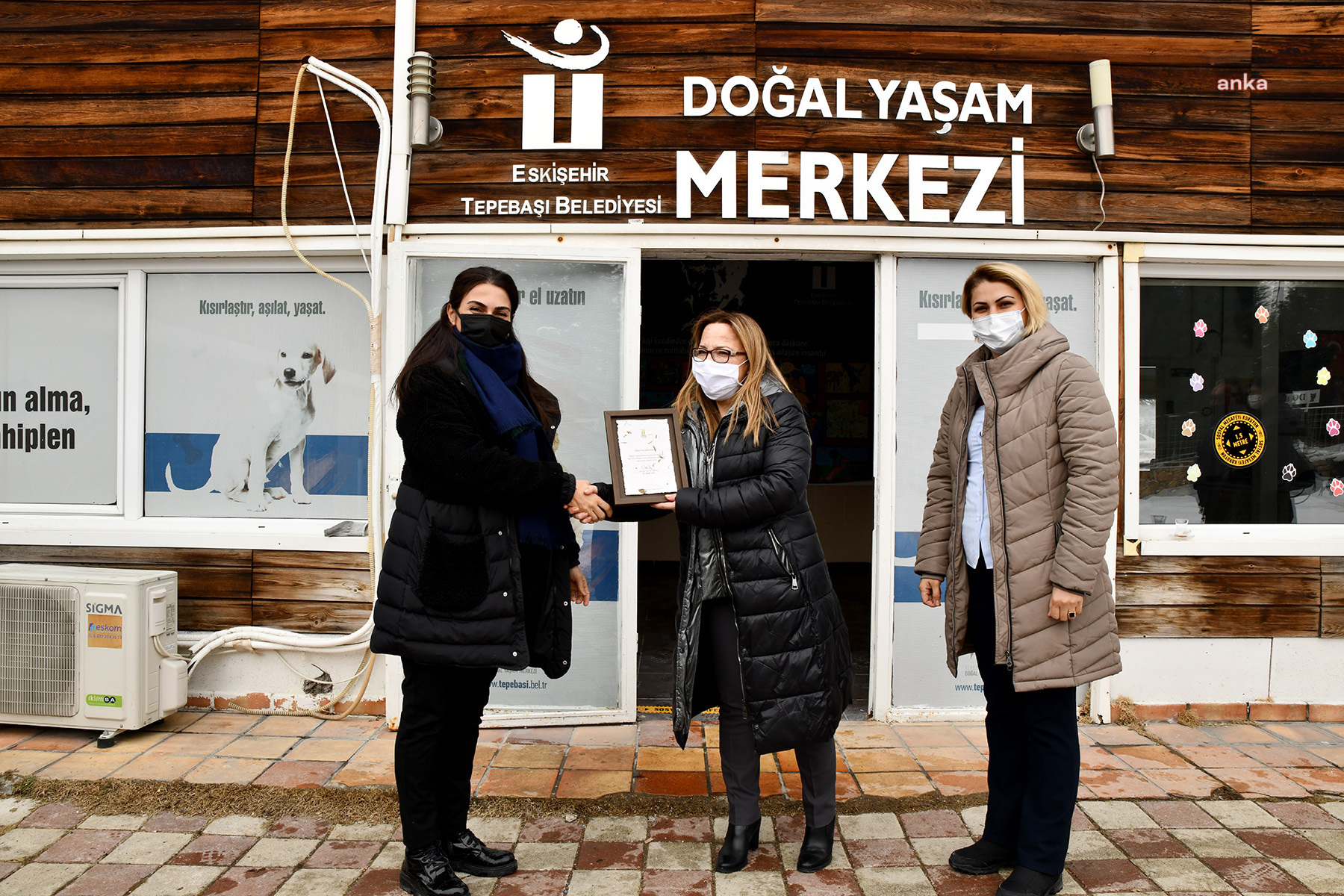 TEPEBAŞI BELEDİYESİ SOKAK HAYVANLARINA SAHİP ÇIKIYOR