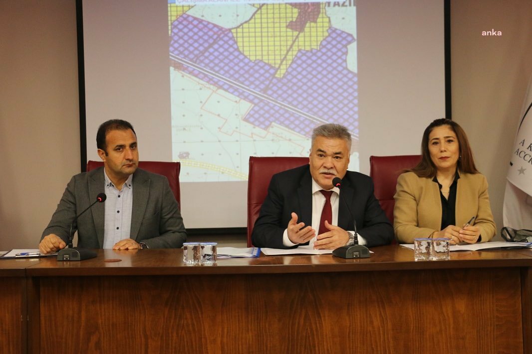 TORBALI BELEDİYESİ'NDEN SANAYİCİ İLE İMAR DÜZENLEMESİ İÇİN İSTİŞARE TOPLANTISI