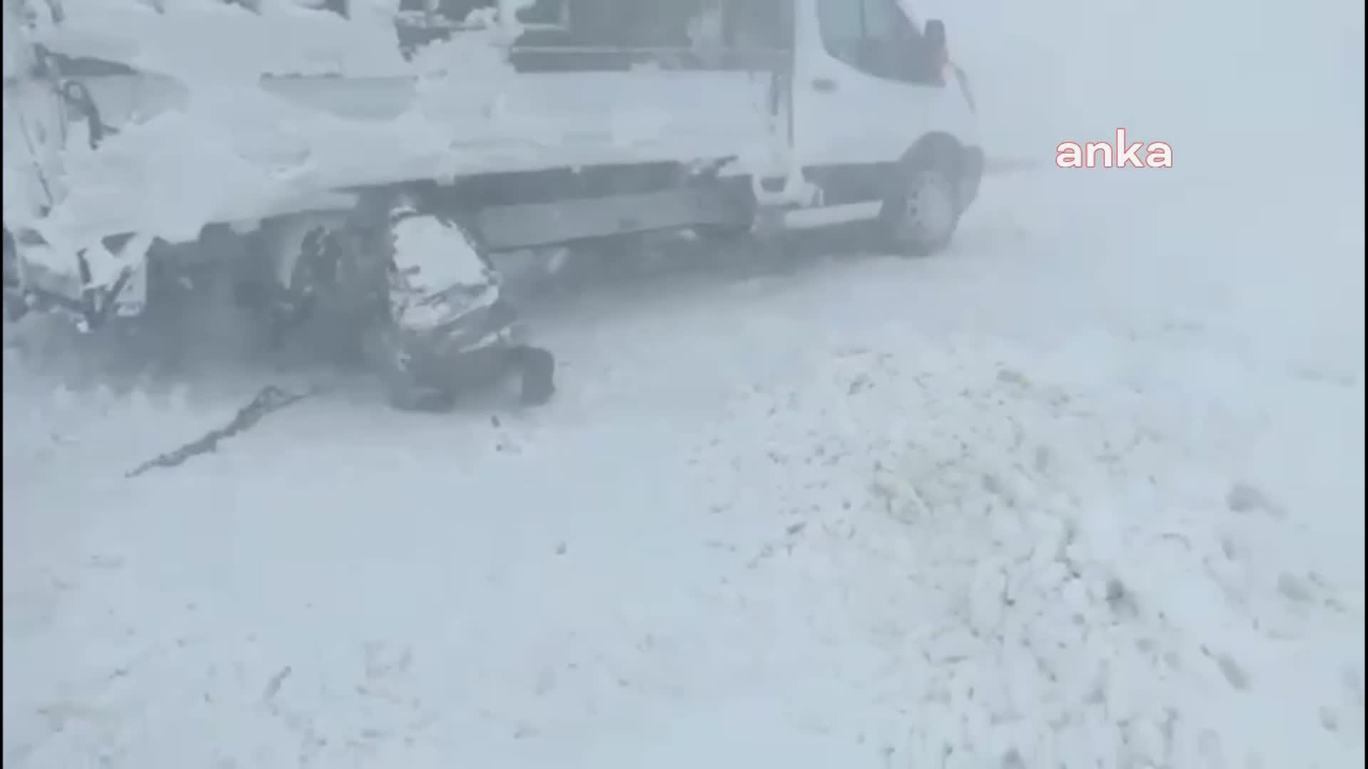 KARA SAPLANAN AMBULANSI JANDARMA KURTARDI