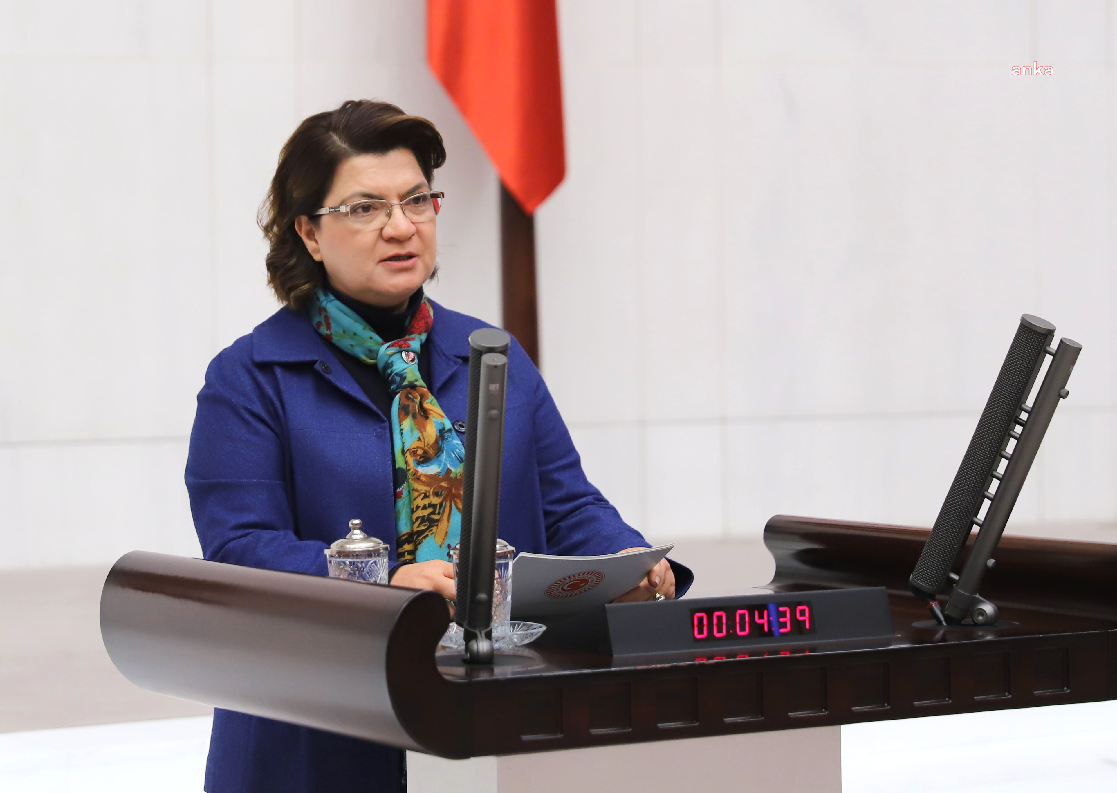 SUZAN ŞAHİN KALICI YAZ SAATİ UYGULAMASININ KALDIRILMASI İÇİN KANUN TEKLİFİ VERDİ