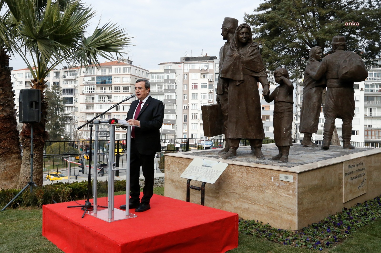BATUR: “MÜBADİLLER, BU KENTE İHANET EDENLER DEĞİL, MAĞDURLARDIR”