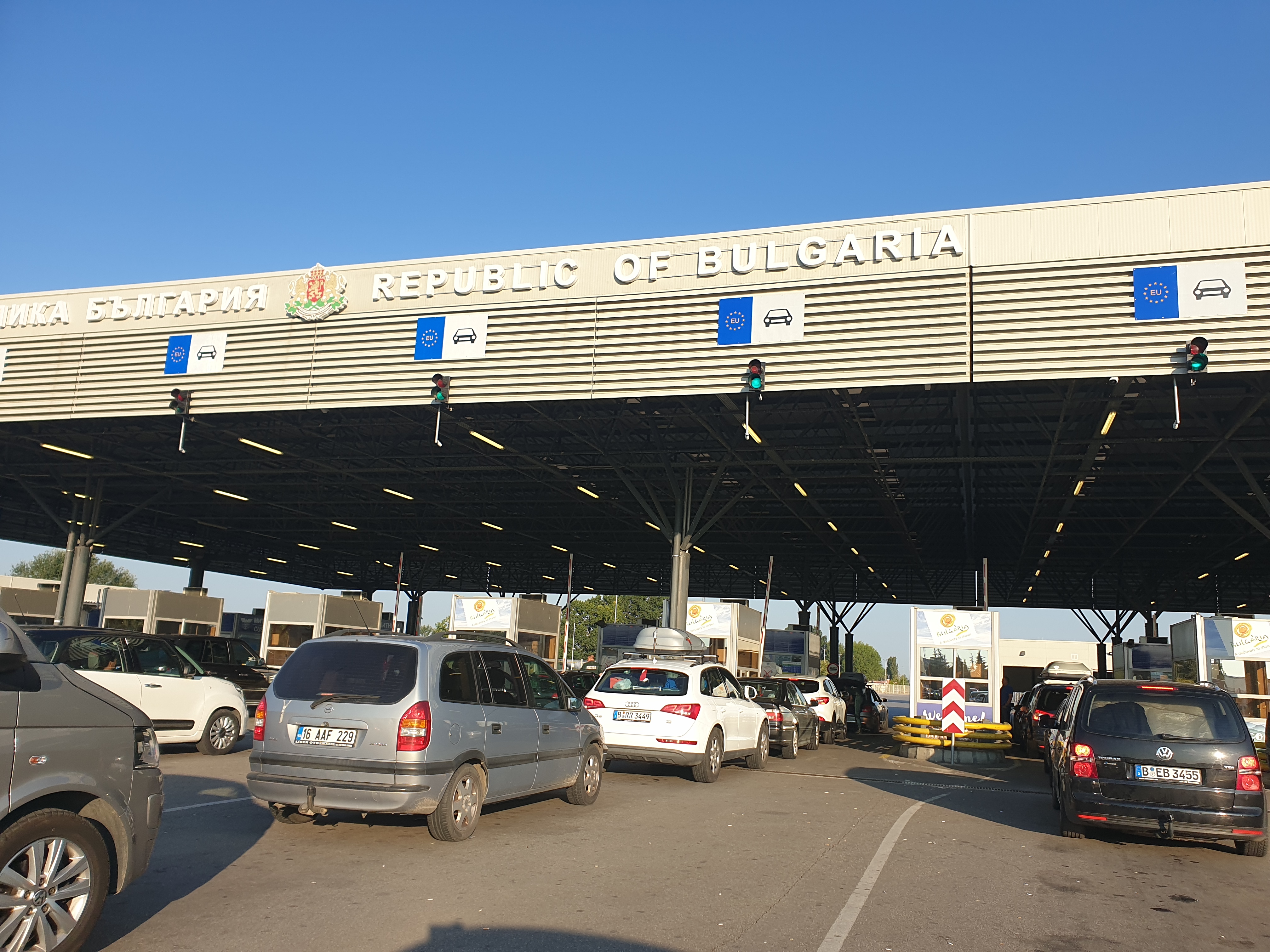 BULGARİSTAN, PCR TESTİ ŞARTINI KALDIRIYOR