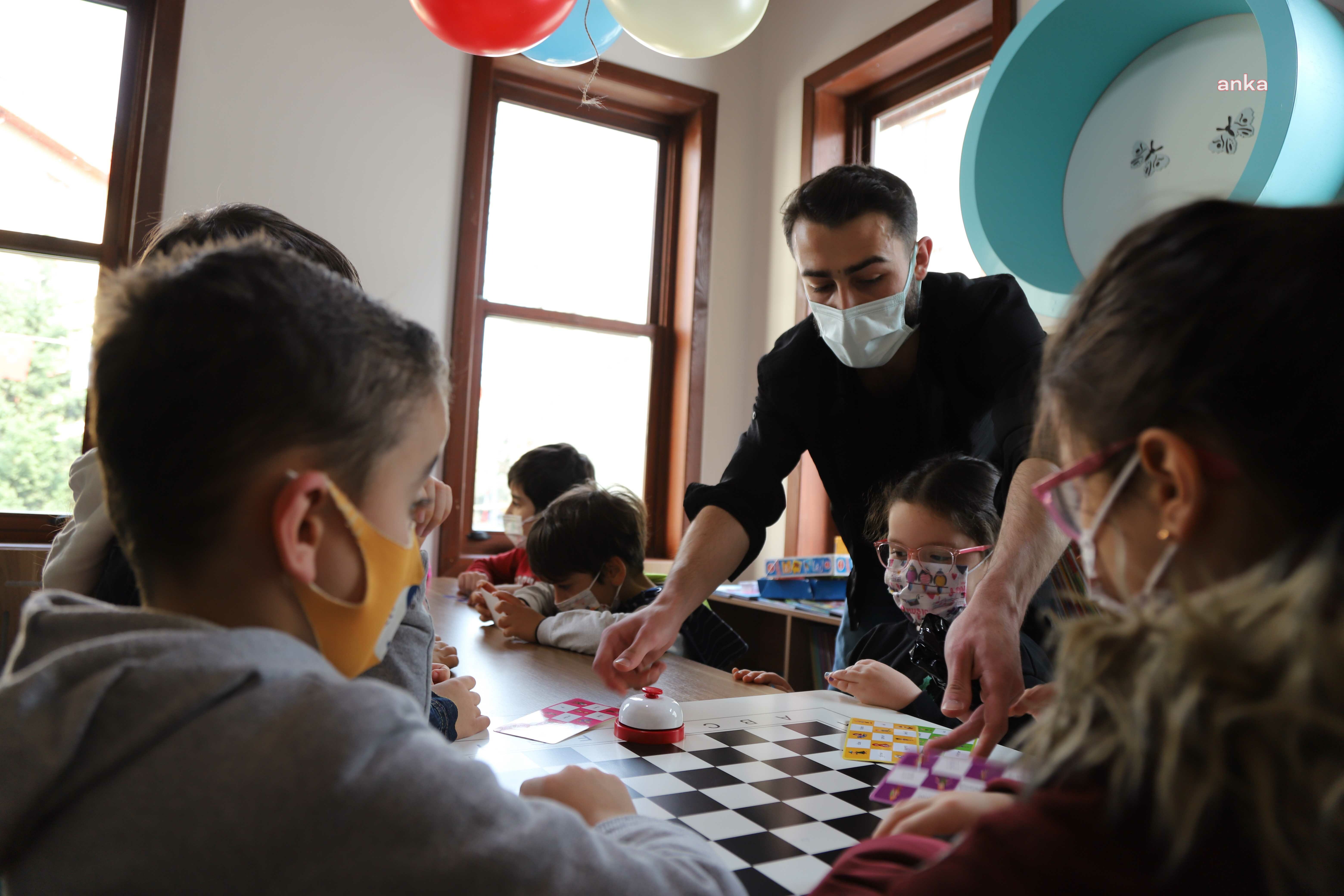 ÖĞRENCİLER YARIYIL TATİLİNİ EĞLENCELİ ÇOCUK KÜTÜPHANE'SİNDE GEÇİRİYOR