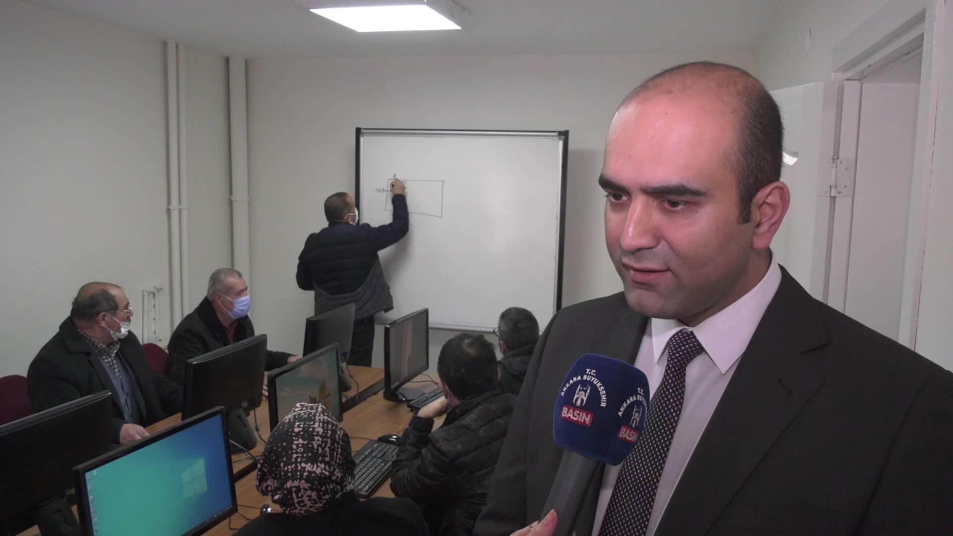 BAŞKENTLİ MUHTARLAR ABB’NİN BİLGİSAYAR EĞİTİMİNE YOĞUN İLGİ GÖSTERİYOR