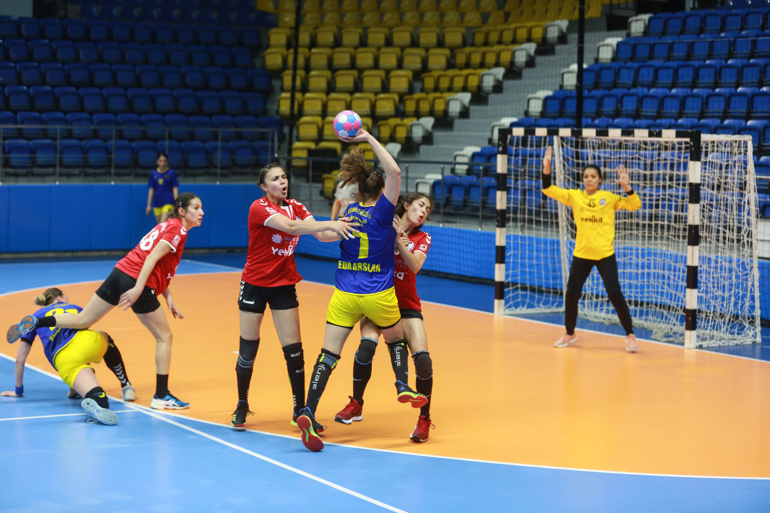 YENİMAHALLE KADIN HENTBOL TAKIMI, SEZONU 2'NCİ KAPATTI