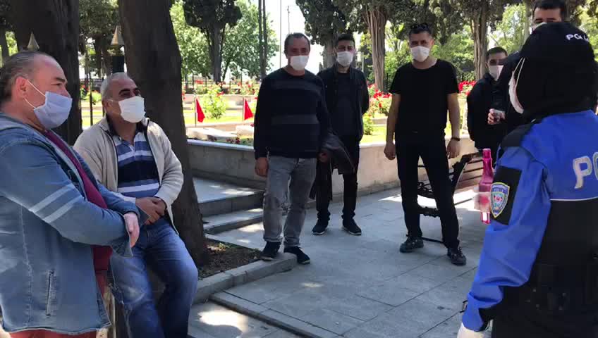 İÇİŞLERİ BAKANLIĞI: 14 BÜYÜKŞEHİR VE ZONGULDAK’TA HAFTA SONU SOKAĞA ÇIKMA YASAĞI SÜRECEK