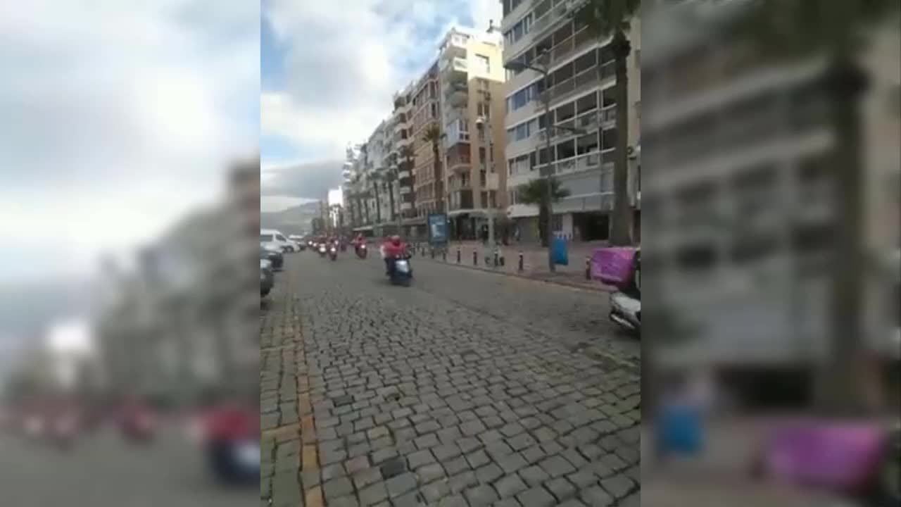EMEKÇİLER İZMİR'DE YEMEKSEPETİ'Nİ PROTESTO ETTİ, KONVOYLA ŞEHİR TURU ATTI