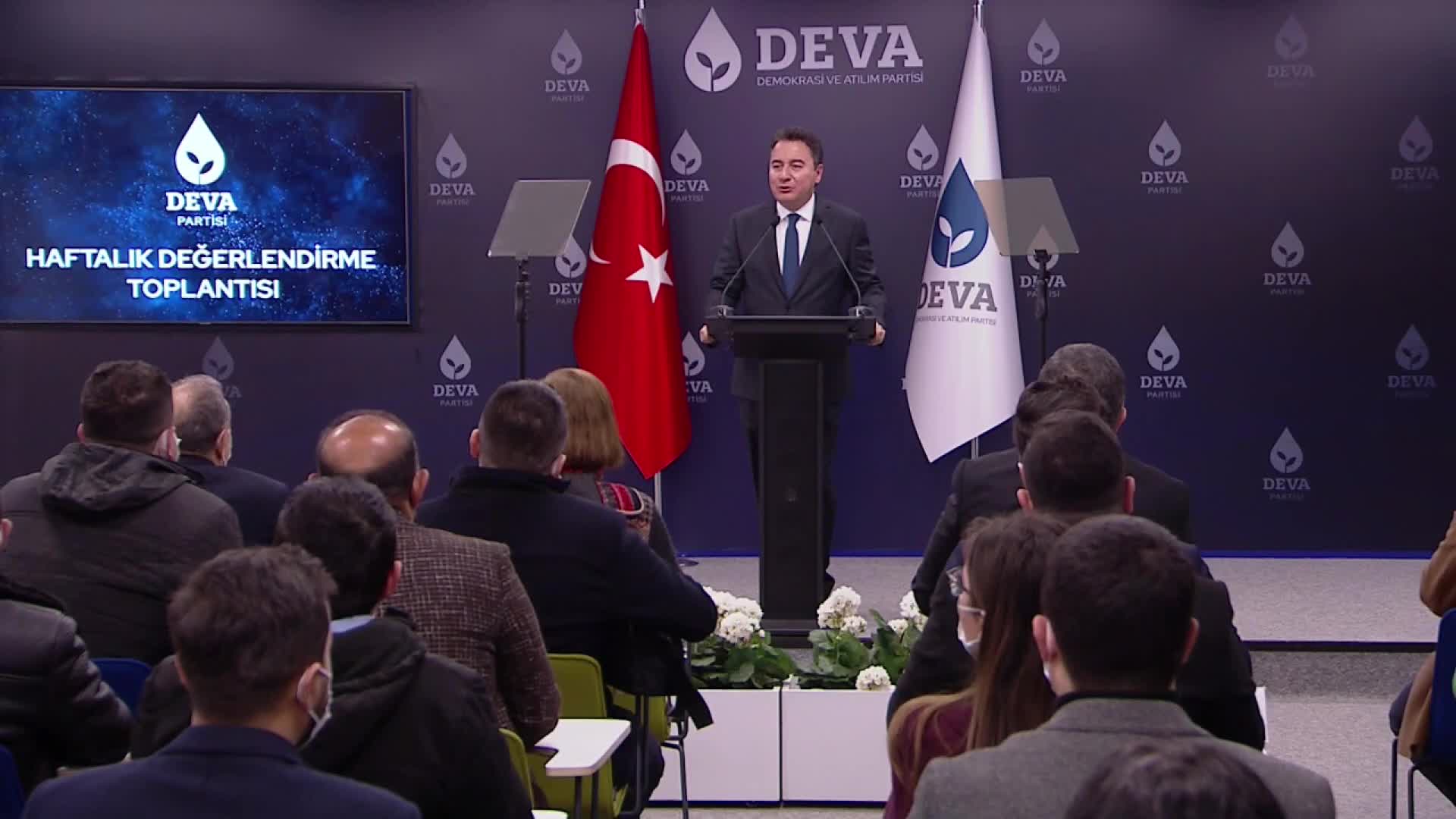 BABACAN: "ÖNCE ADETA MİLLETİN BACAKLARINI KIRIYORLAR, SONRA DA YÜRÜMESİ İÇİN KOLTUK DEĞNEĞİ SUNUYORLAR"