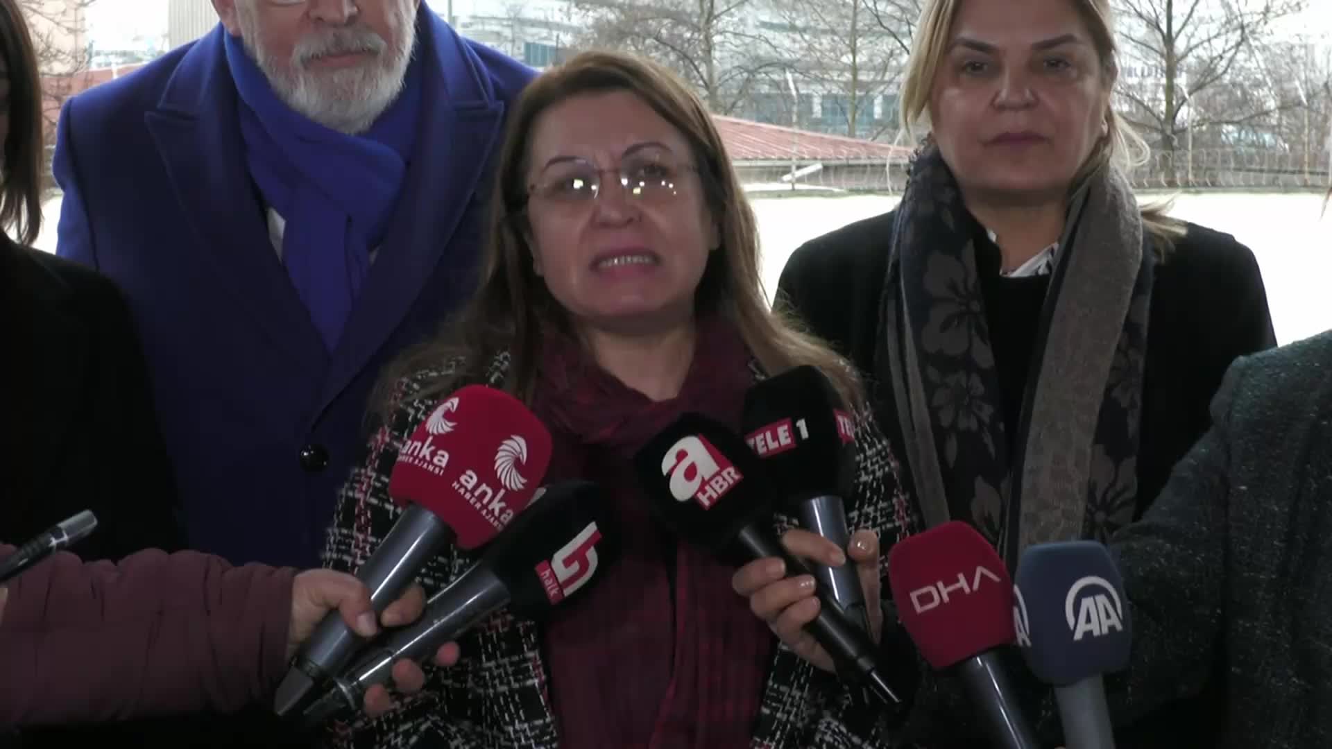 CHP’Lİ KARACA VE PARTİ HEYETİ, SEDEF KABAŞ’I CEZAEVİNDE ZİYARET ETTİ: “BU TUTUKLAMA VE SORUŞTURMALARIN TEK AMACI TOPLUMDA KORKU VE BASKI YARATMAK"
