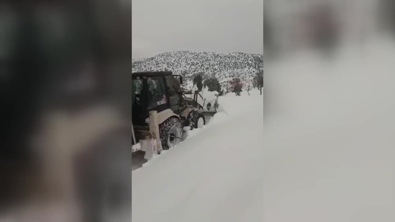 NURHAK'IN DAĞ KÖYLERİNİN KAPANAN YOLLARI BELEDİYE TARAFINDAN AÇILDI