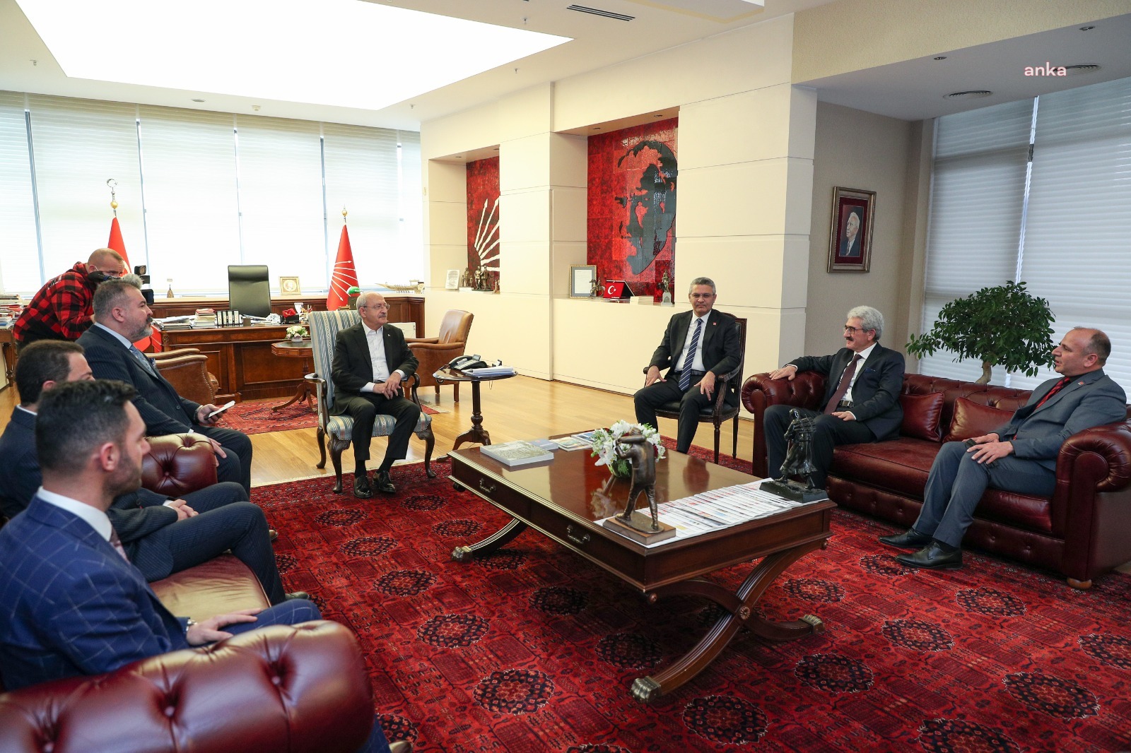 KILIÇDAROĞLU, CHP’YE KATILAN DİRİ AŞİRETİ’Nİ KABUL ETTİ