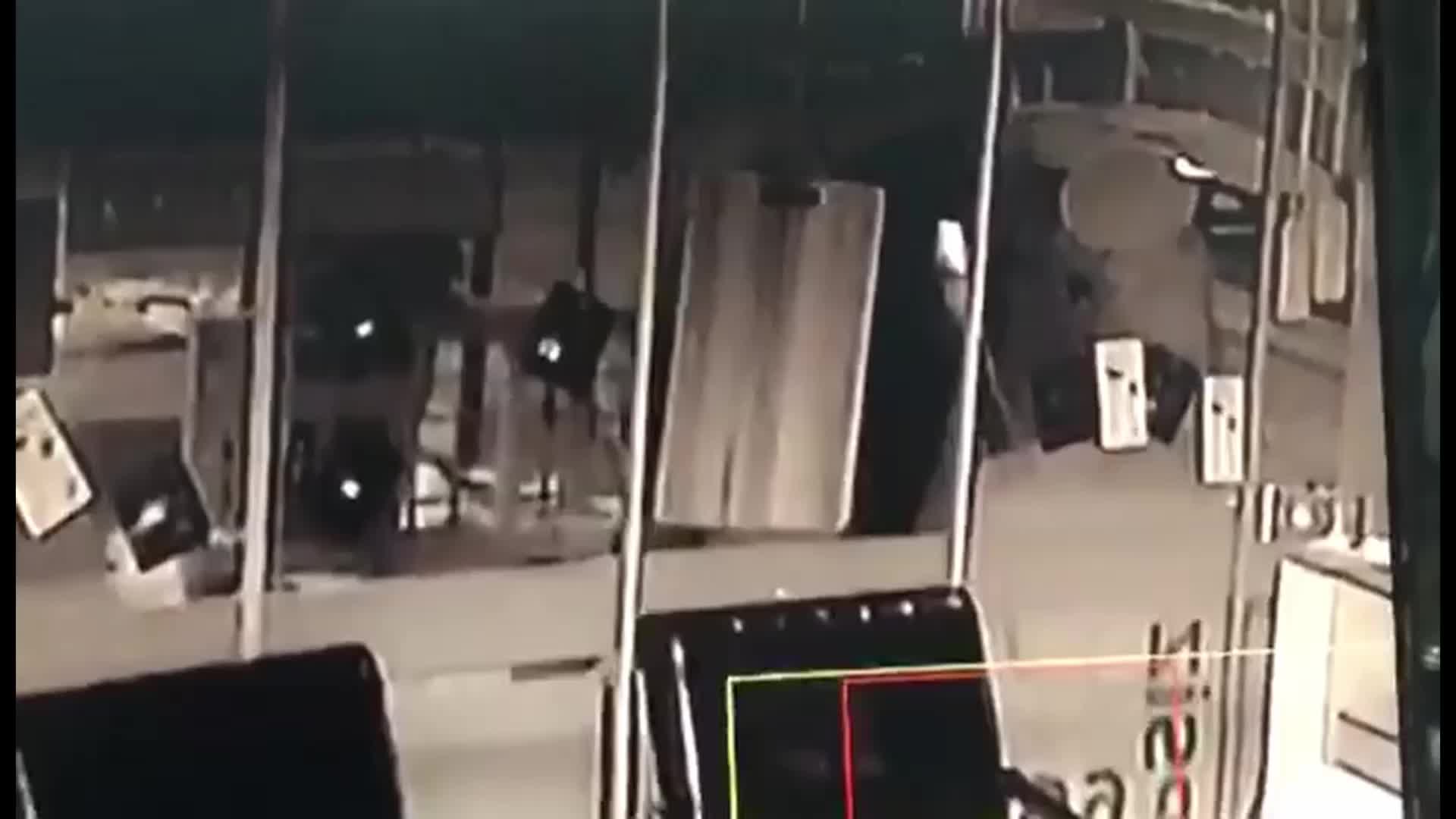 ÇORUM'DA KARDAN ADAMA BIÇAKLI SALDIRI