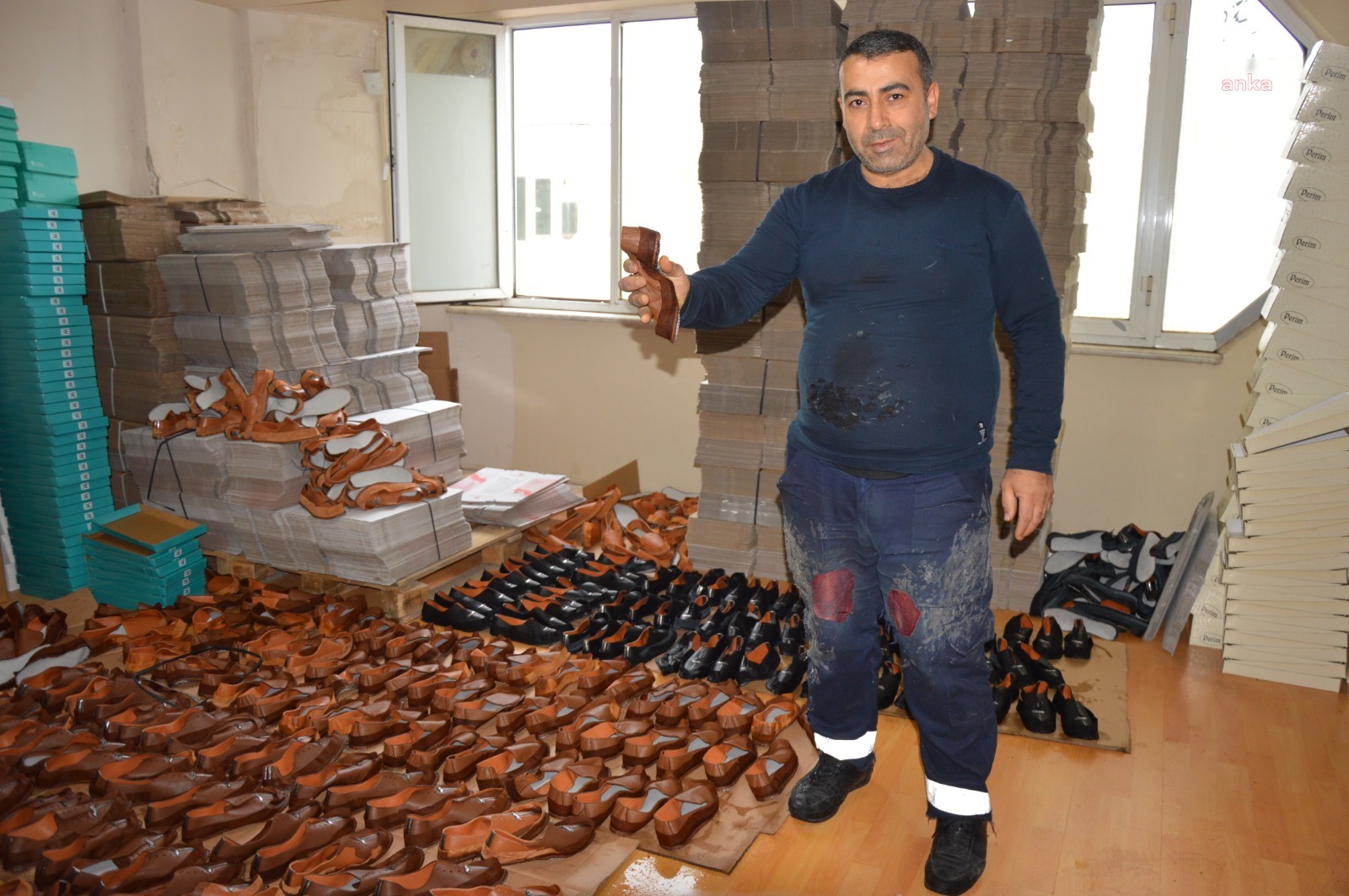 MANİSA'DA AYAKKABICILAR SİTESİNİ SU BASTI, ESNAFIN ZARARI 100 BİN TL