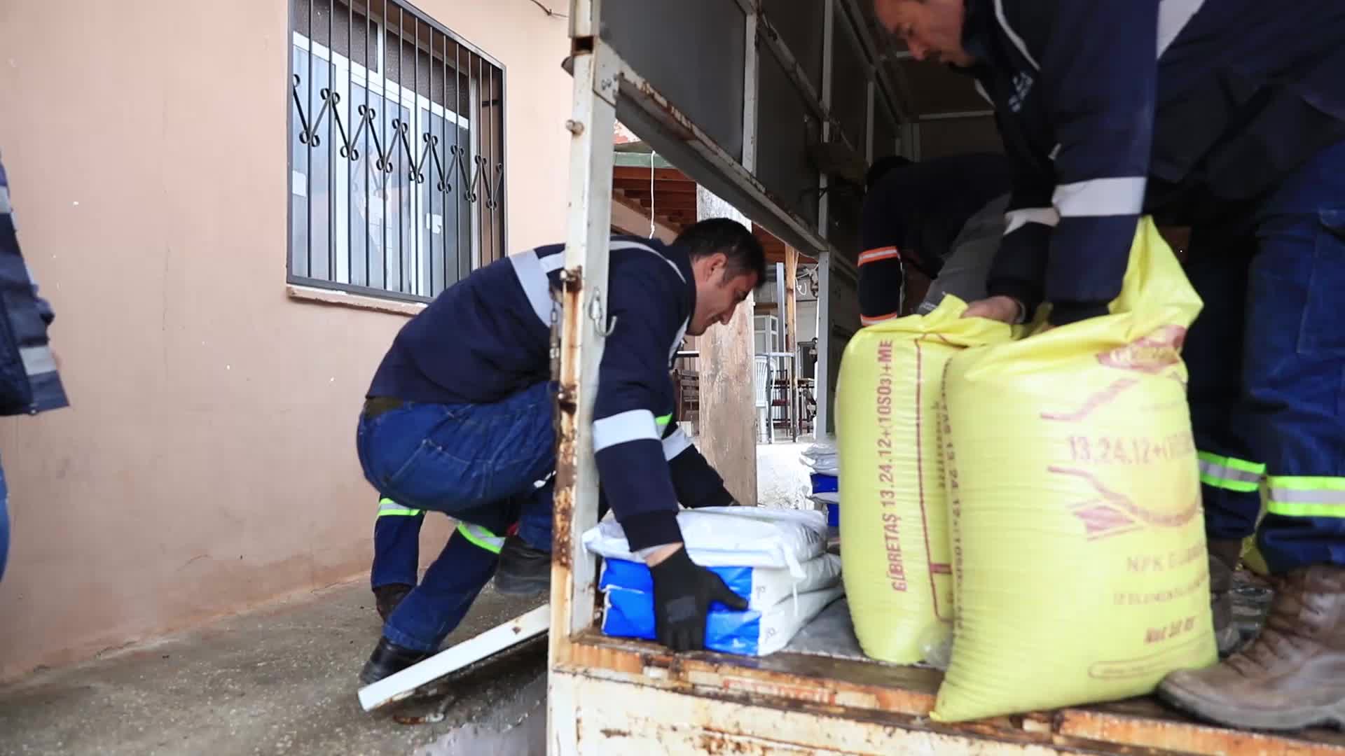 GÜZELBAHÇE BELEDİYESİ'NDEN ÇİFTÇİYE "CAN SUYU"