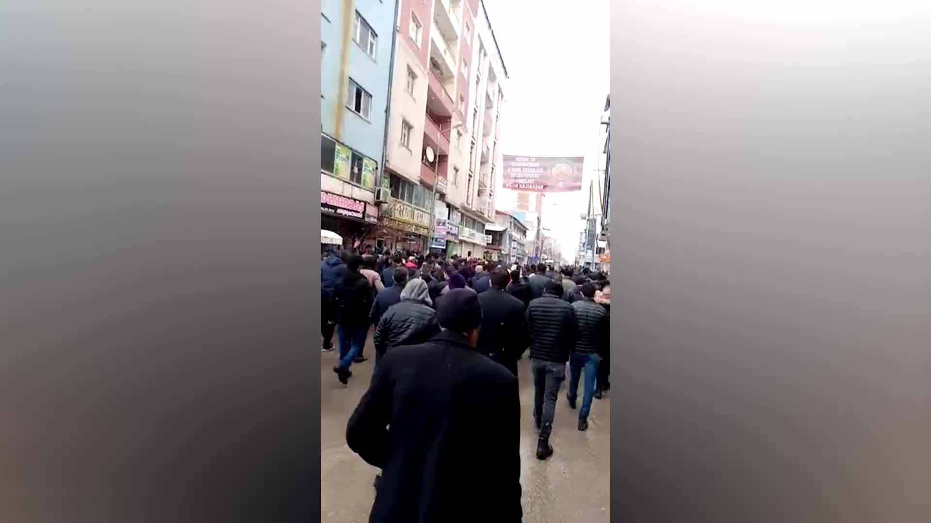 DOĞUBEYAZIT'TA ELEKTRİK ZAMMI PROTESTOSU
