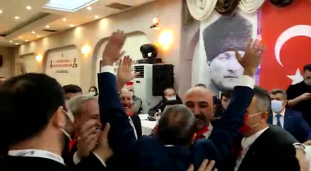 İNTİHAR EDEN ÜNİVERSİTE ÖĞRENCİSİ ENES KARA İÇİN “VELET” DİYEN BBP YÖNETİCİSİ AKDOĞAN, ELEKTRİKÇİLER ODASI BAŞKANI OLDU