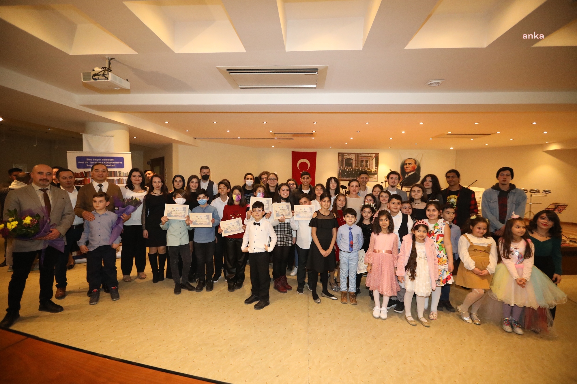 EFES SELÇUK'TA ÇOCUKLAR KENT İÇİN BESTE YAPTI