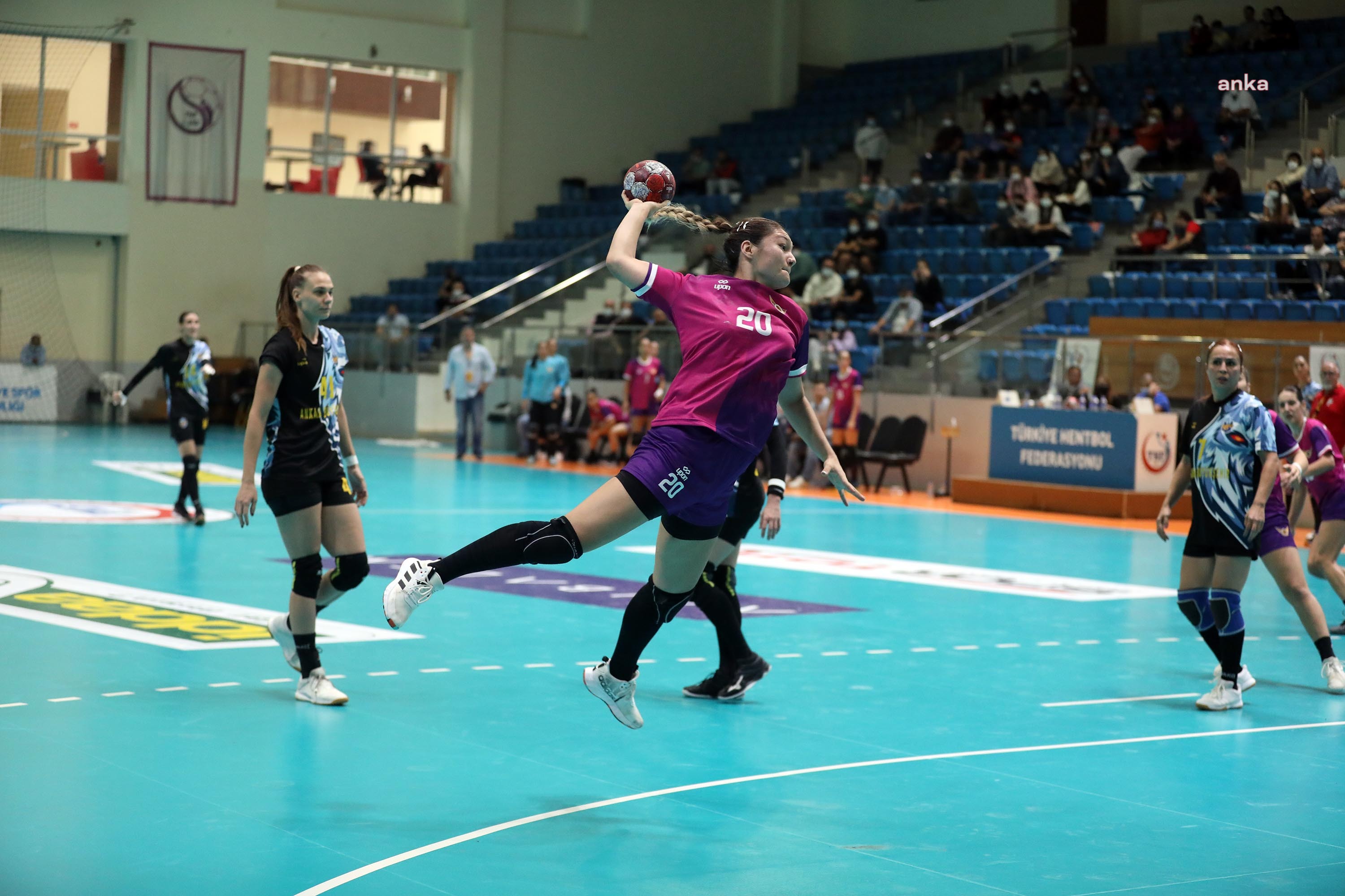 BAŞKENT DERBİSİNDE KAZANAN YENİMAHALLE OLDU