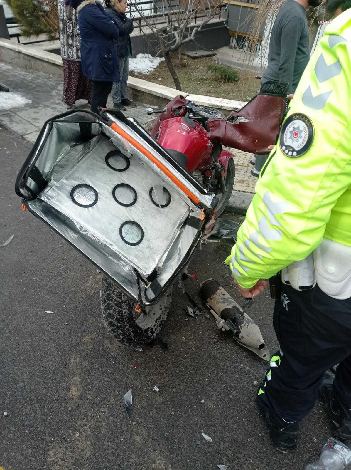 OTOMOBİLİN ÇARPTIĞI 22 YAŞINDAKİ MOTOKURYE HAYATINI KAYBETTİ