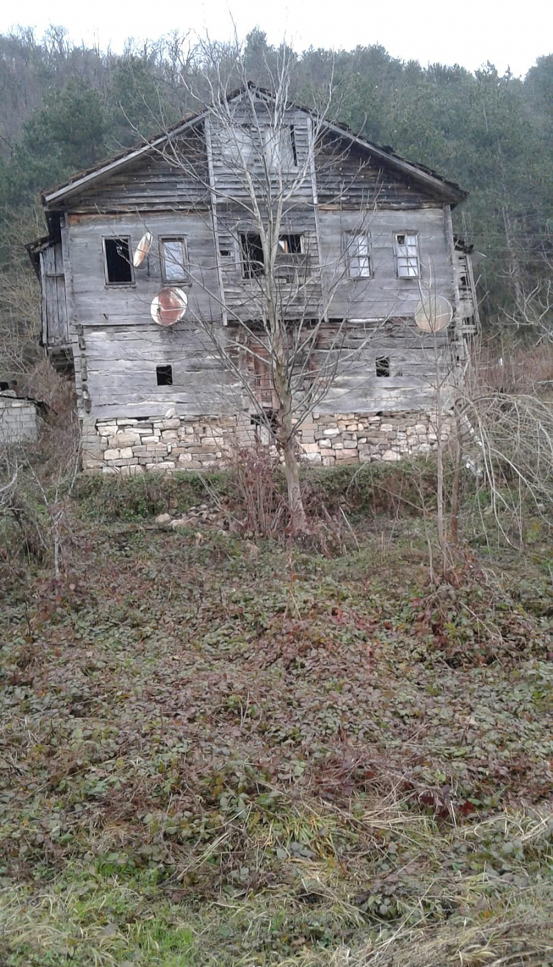 ÇATALZEYTİN'DE HEYELAN, 7 EV TEMELİNDEN KAYDI