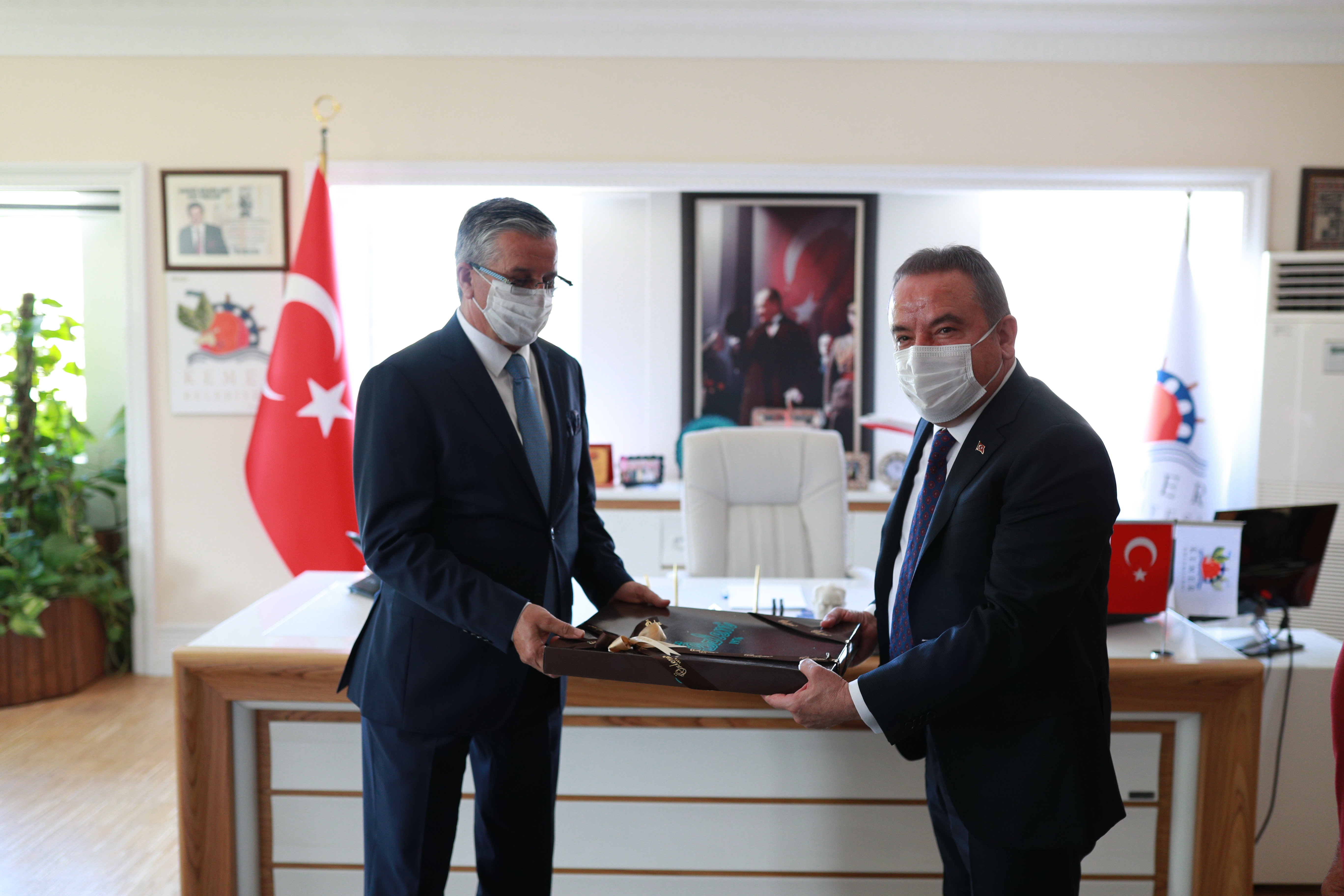 ANTALYA BELEDİYE BAŞKANI BÖCEK: "KEMER'E NE GEREKİYORSA YAPACAĞIZ"