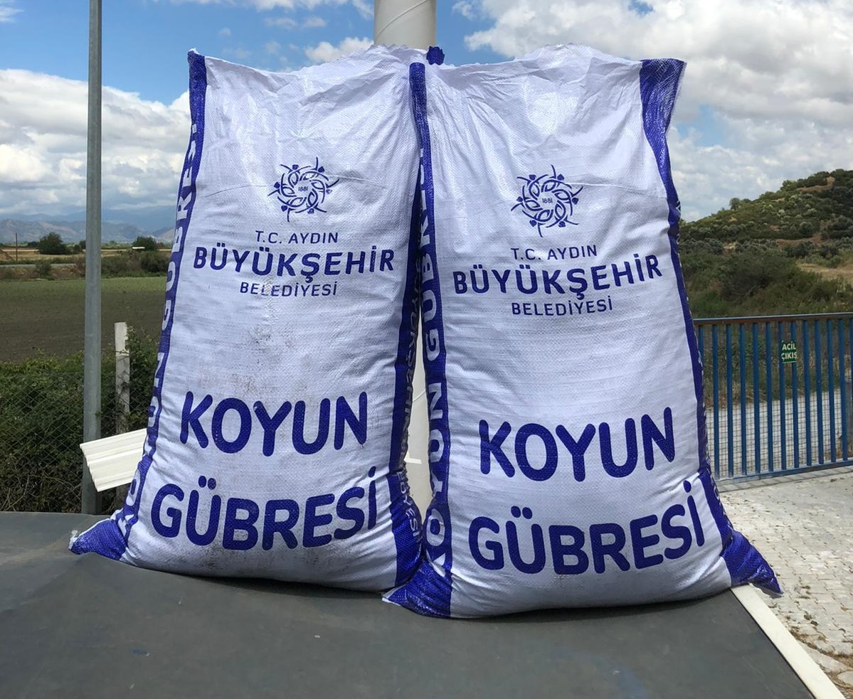AYDIN BÜYÜKŞEHİR BELEDİYESİ DOĞAL GÜBRE ÜRETİMİ İÇİN GÜBRE ALIMINA BAŞLADI