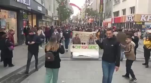 AKARYAKIT ZAMLARINI 'TAŞ DEVRİ' ARABASIYLA PROTESTO ETTİLER