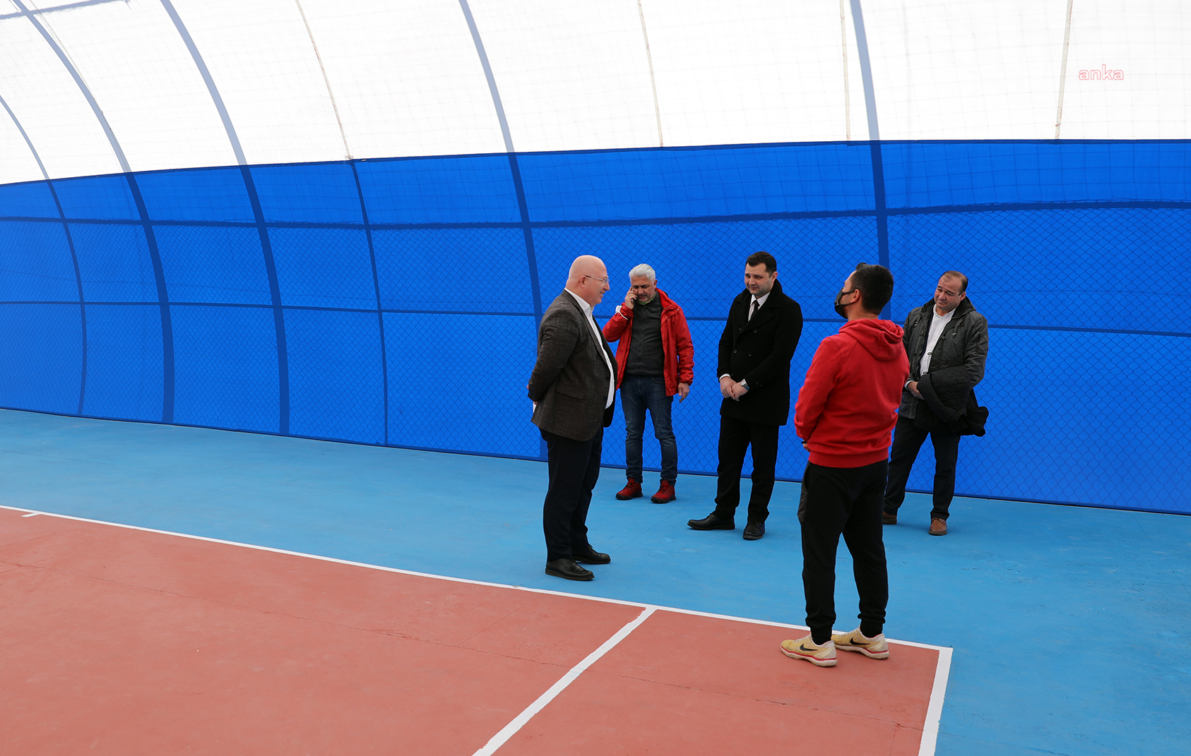 MENTEŞE BELEDİYESİ, SPOR KOMPLEKSİNDE HALI SAHA VE KAFETERYA AÇMAYA HAZIRLANIYOR