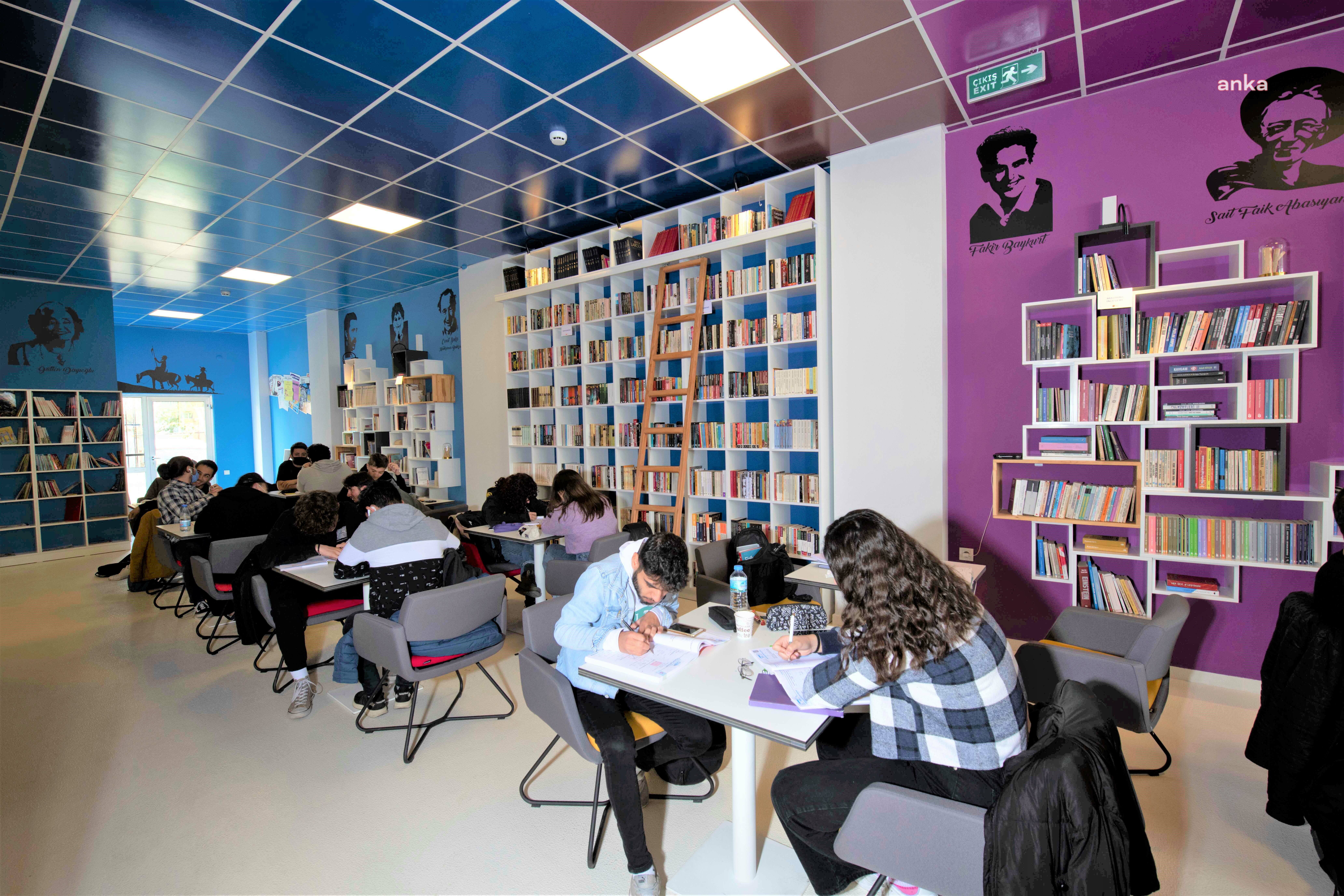 EFELER, 4. KİTAP KAFE’SİNE KAVUŞUYOR