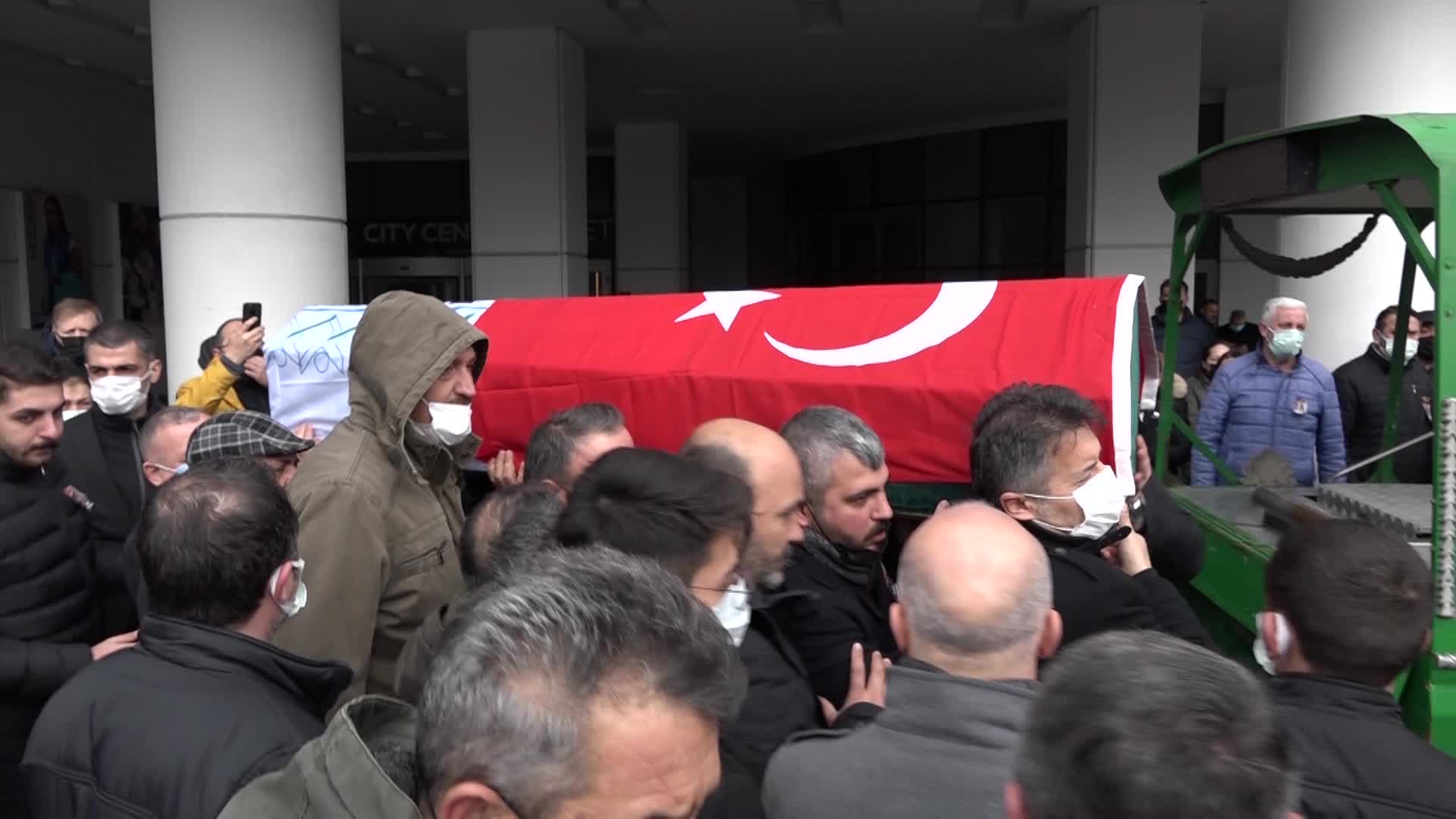 ESENYURTLULAR KAHRAMAN’I SON YOLCULUĞUNA UĞURLADI